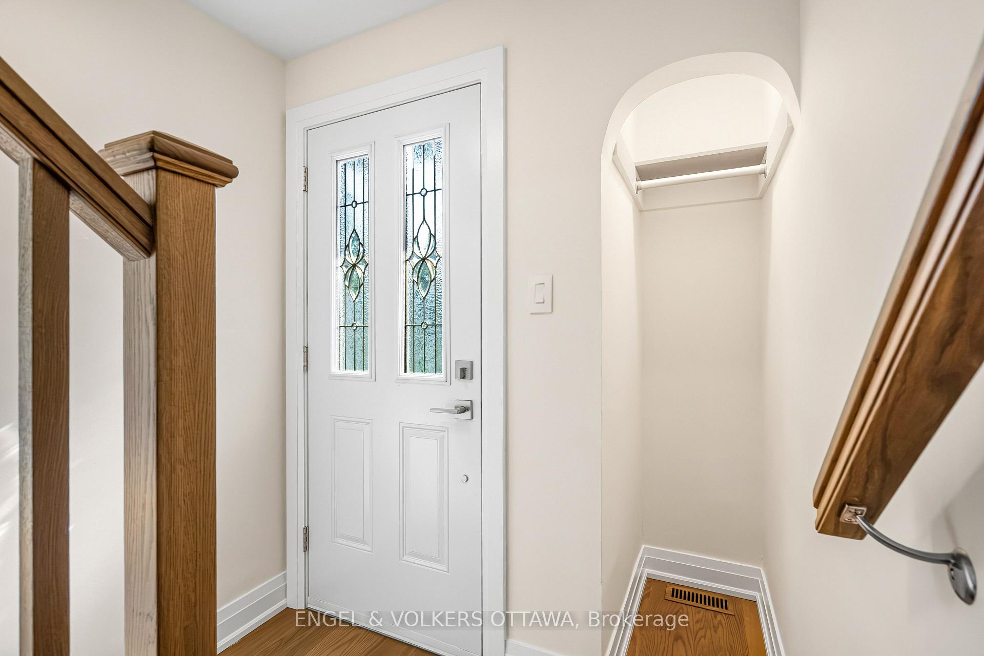 Photo 5 of 581 Windermere Avenue, Ottawa, McKellar/Highland — HOMEH