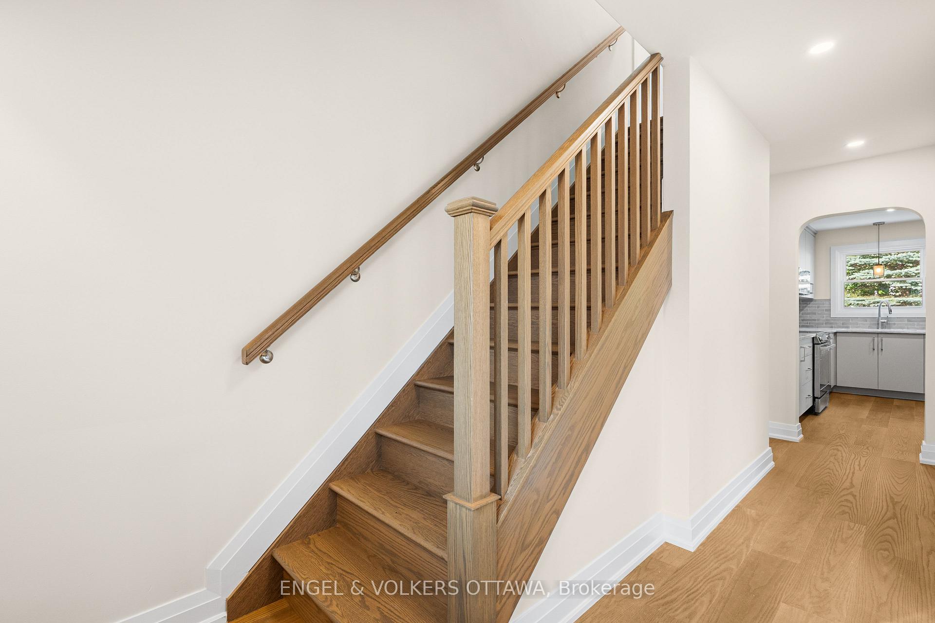 Photo 8 of 581 Windermere Avenue, Ottawa, McKellar/Highland — HOMEH