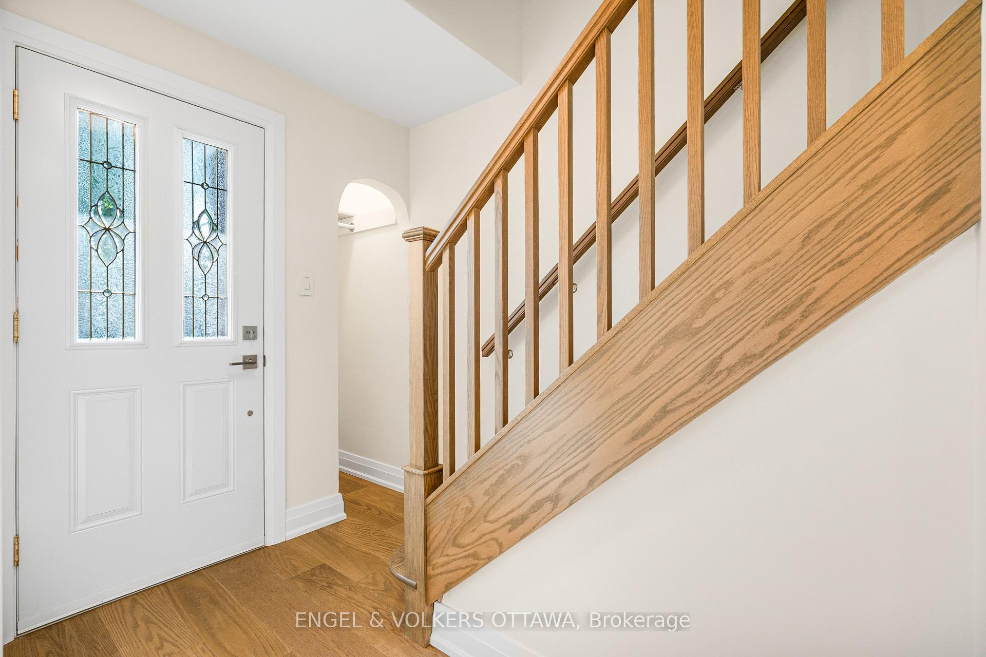 Photo 9 of 581 Windermere Avenue, Ottawa, McKellar/Highland — HOMEH
