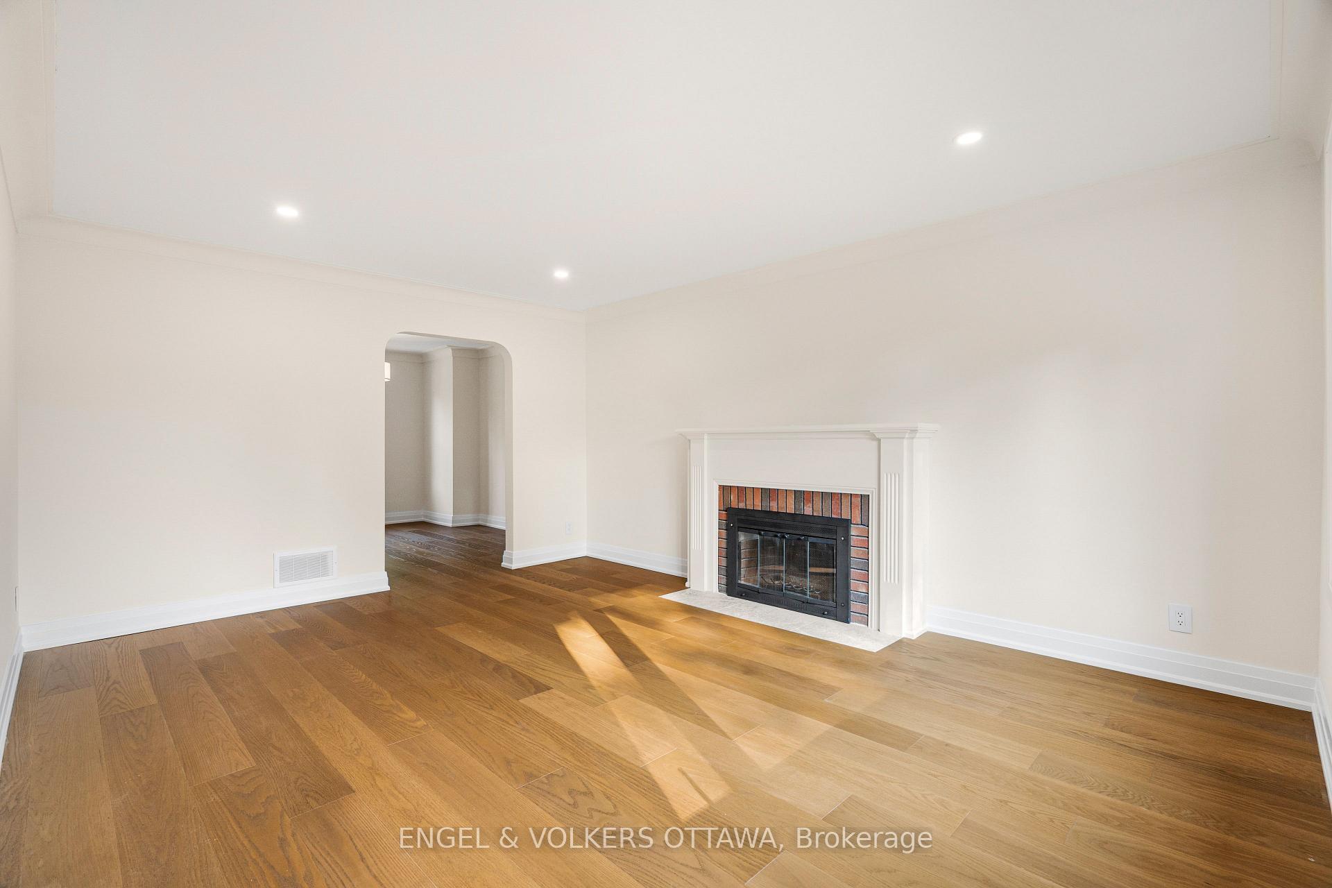 Photo 12 of 581 Windermere Avenue, Ottawa, McKellar/Highland — HOMEH