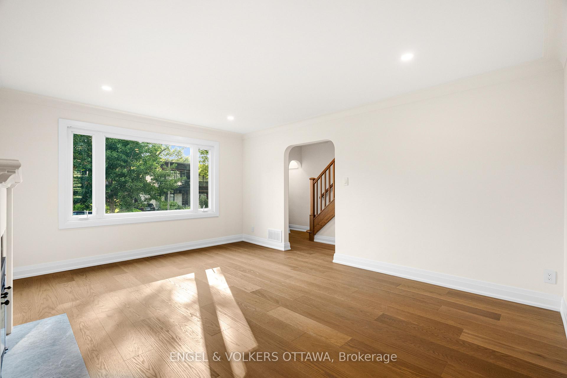Photo 15 of 581 Windermere Avenue, Ottawa, McKellar/Highland — HOMEH