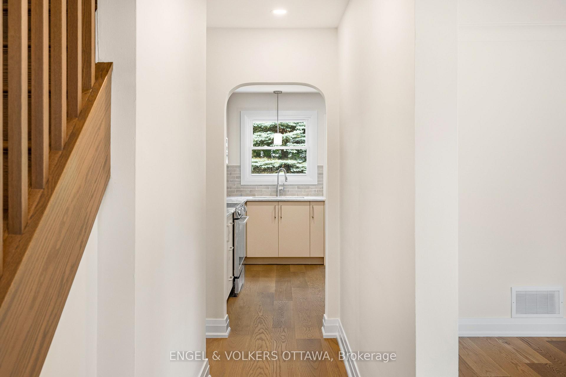 Photo 21 of 581 Windermere Avenue, Ottawa, McKellar/Highland — HOMEH