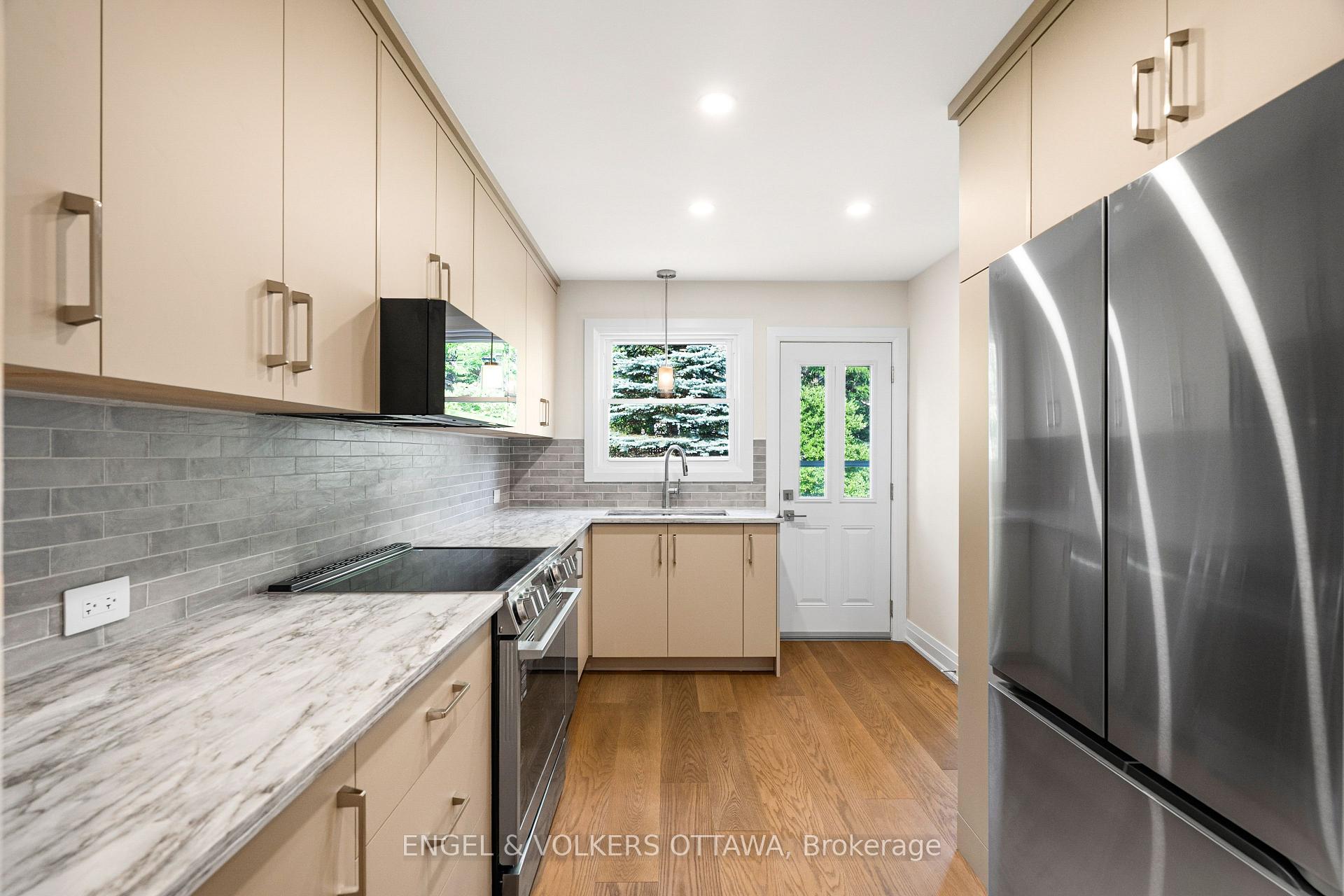 Photo 23 of 581 Windermere Avenue, Ottawa, McKellar/Highland — HOMEH