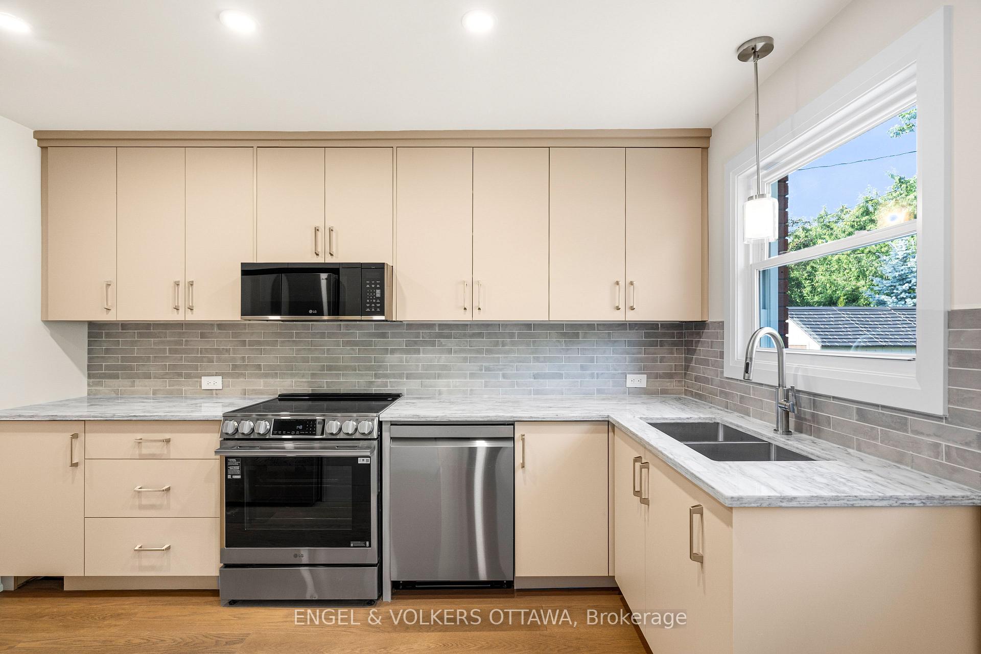 Photo 26 of 581 Windermere Avenue, Ottawa, McKellar/Highland — HOMEH
