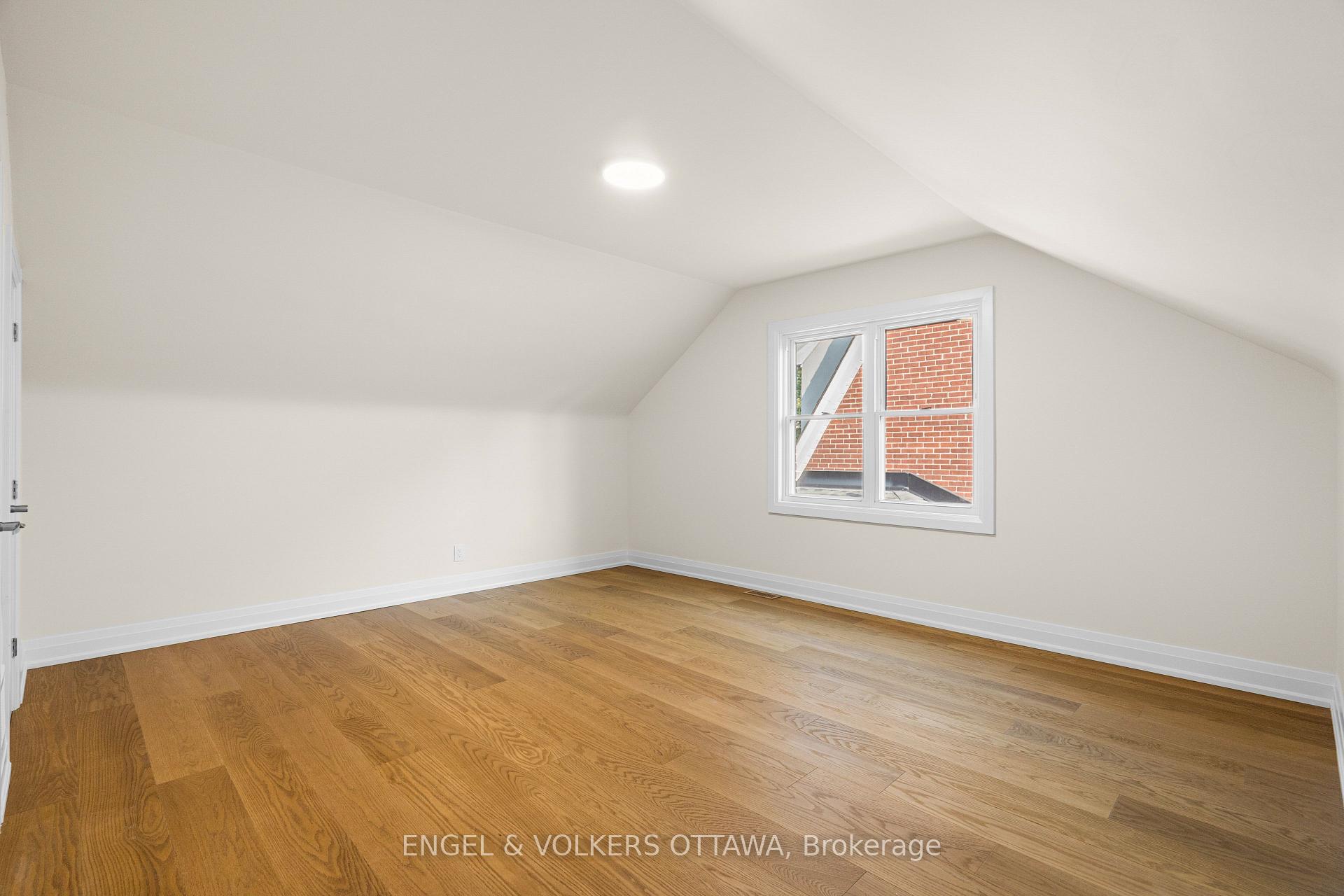 Photo 36 of 581 Windermere Avenue, Ottawa, McKellar/Highland — HOMEH