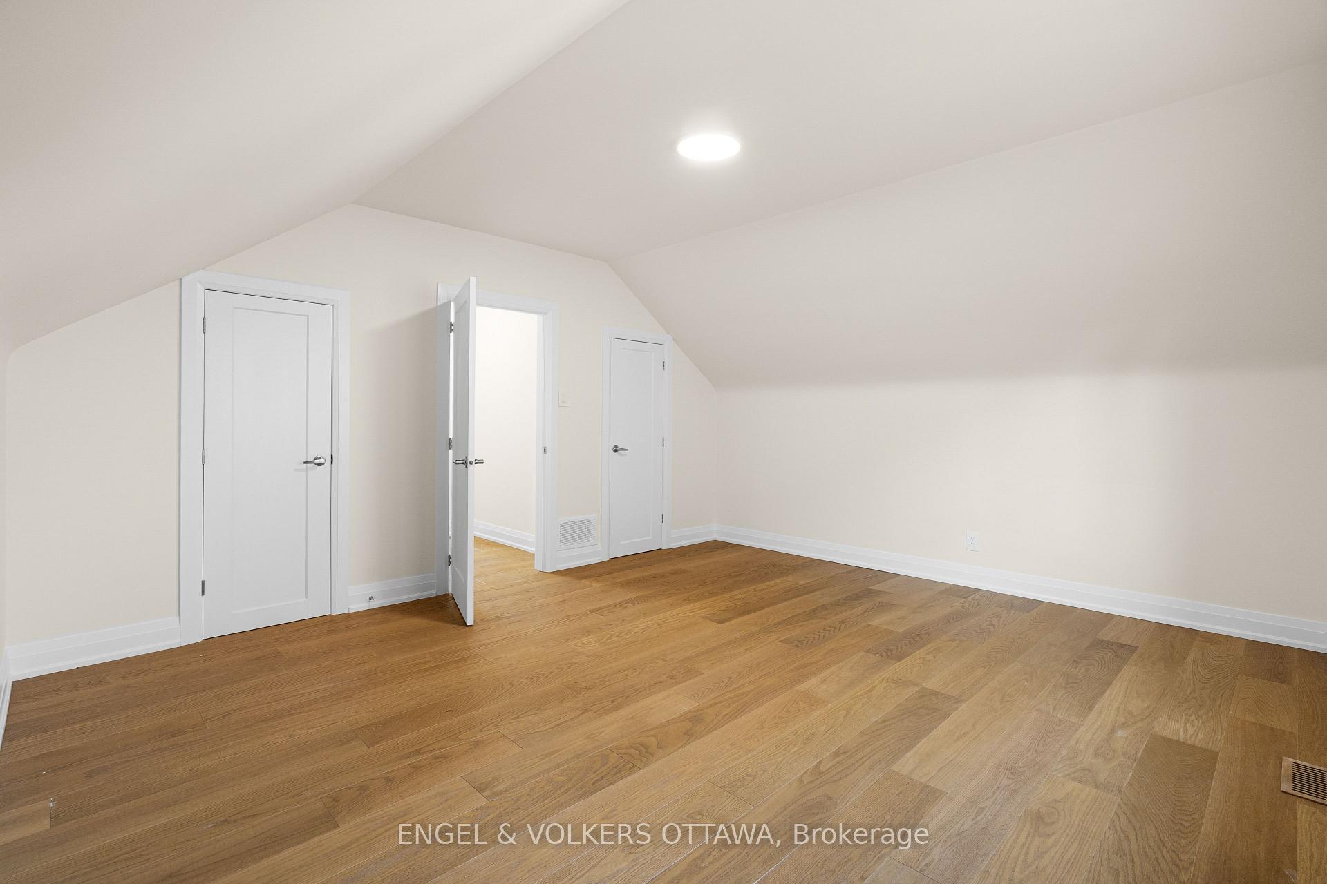 Photo 39 of 581 Windermere Avenue, Ottawa, McKellar/Highland — HOMEH