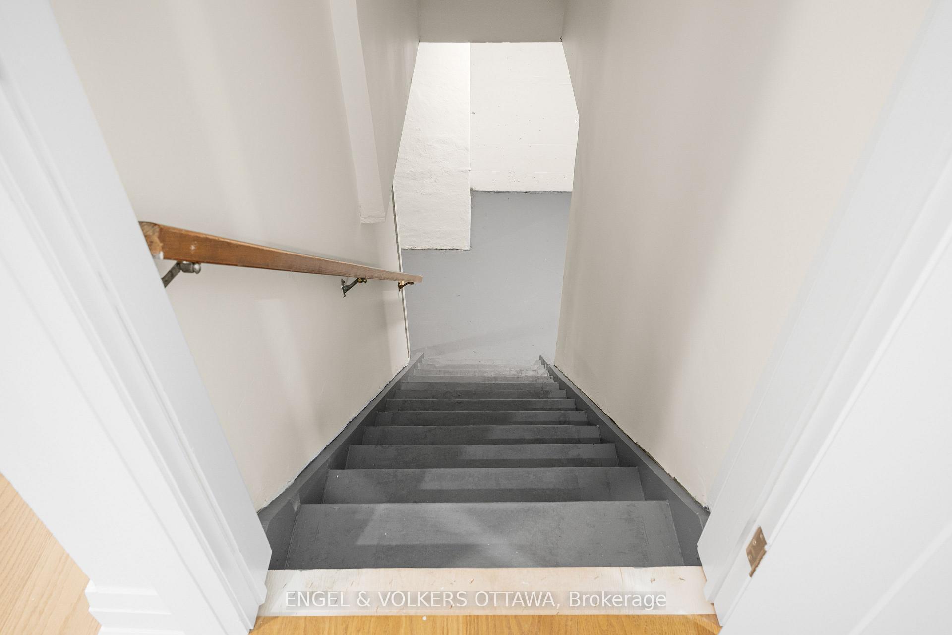 Photo 41 of 581 Windermere Avenue, Ottawa, McKellar/Highland — HOMEH