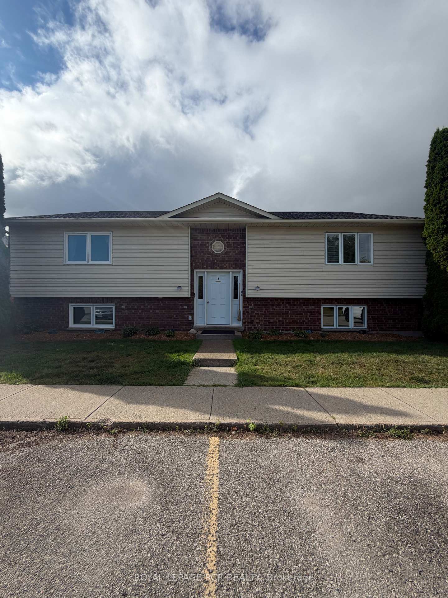 Photo 1 of Unit B - Unit 4 (lower level), 50 Third Street, Orangeville — HOMEH