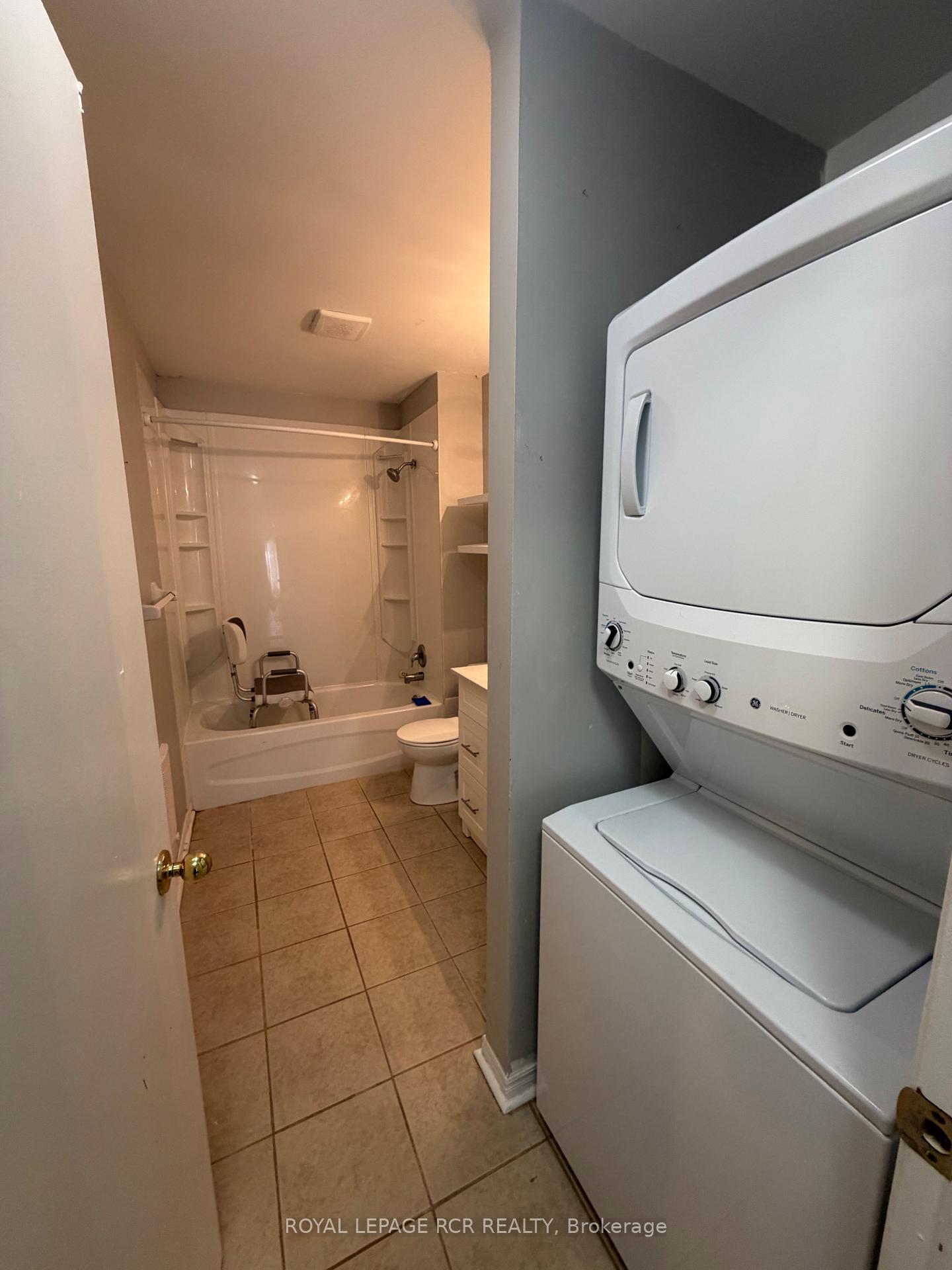 Photo 14 of Unit B - Unit 4 (lower level), 50 Third Street, Orangeville — HOMEH