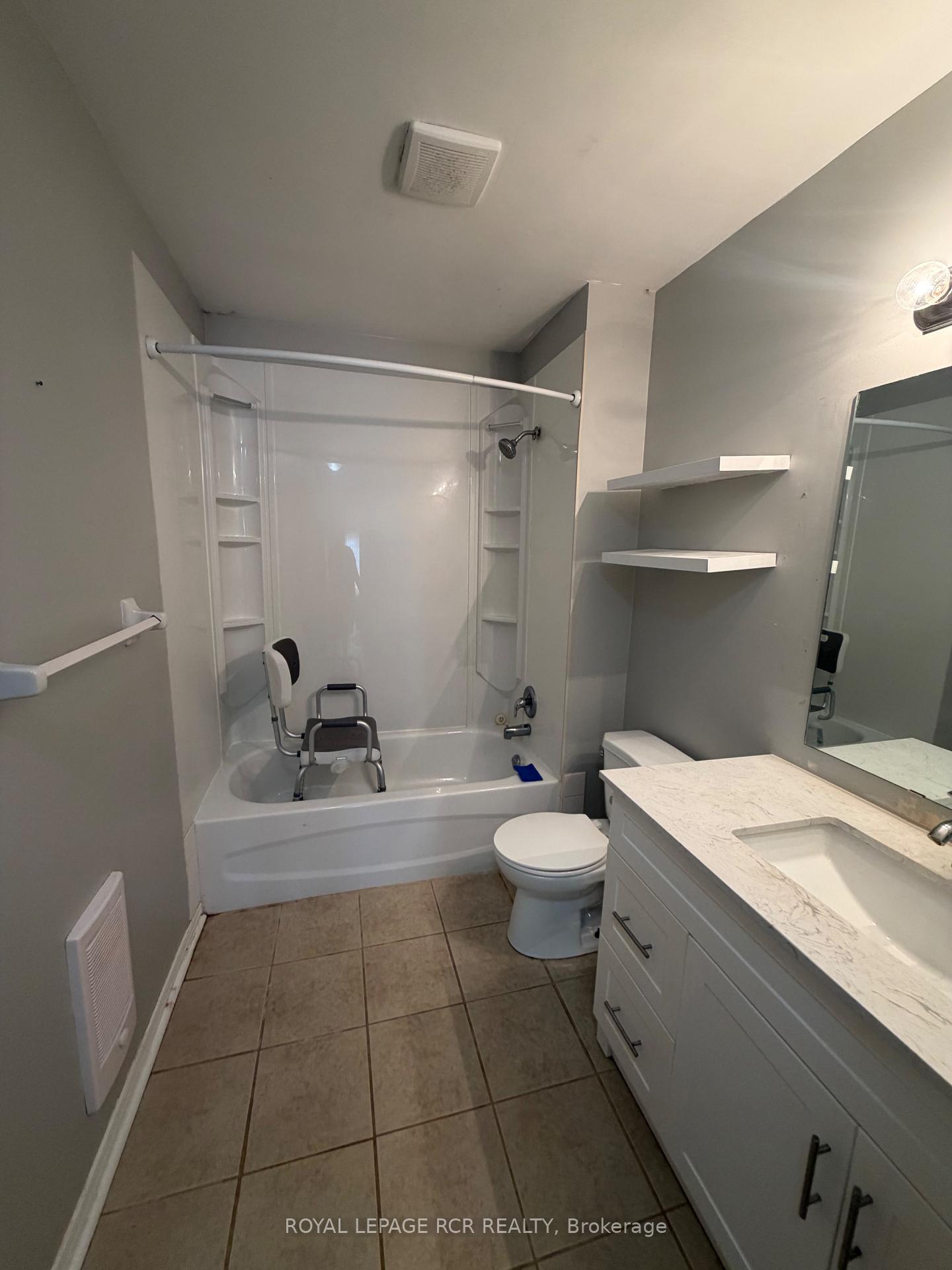 Photo 15 of Unit B - Unit 4 (lower level), 50 Third Street, Orangeville — HOMEH