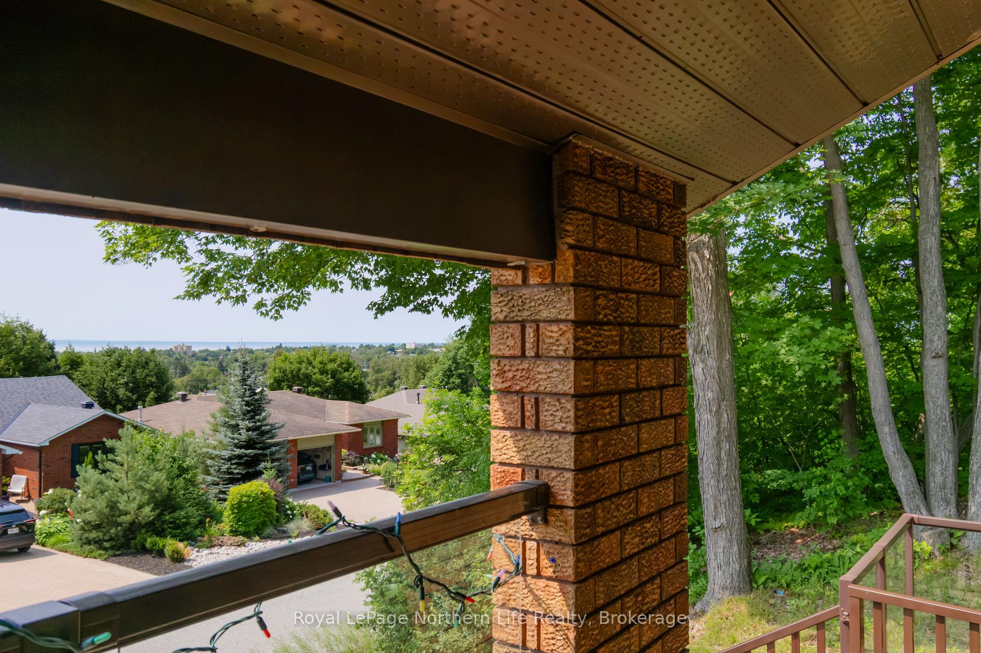 Photo 4 of 40 Ellendale Drive, North Bay, Widdifield — HOMEH