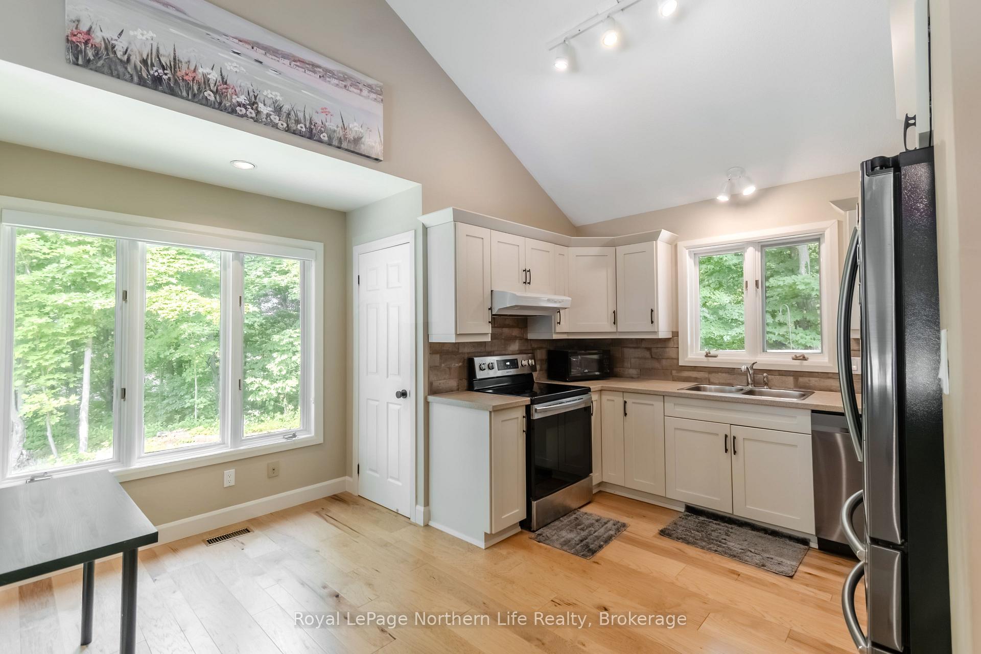 Photo 10 of 40 Ellendale Drive, North Bay, Widdifield — HOMEH