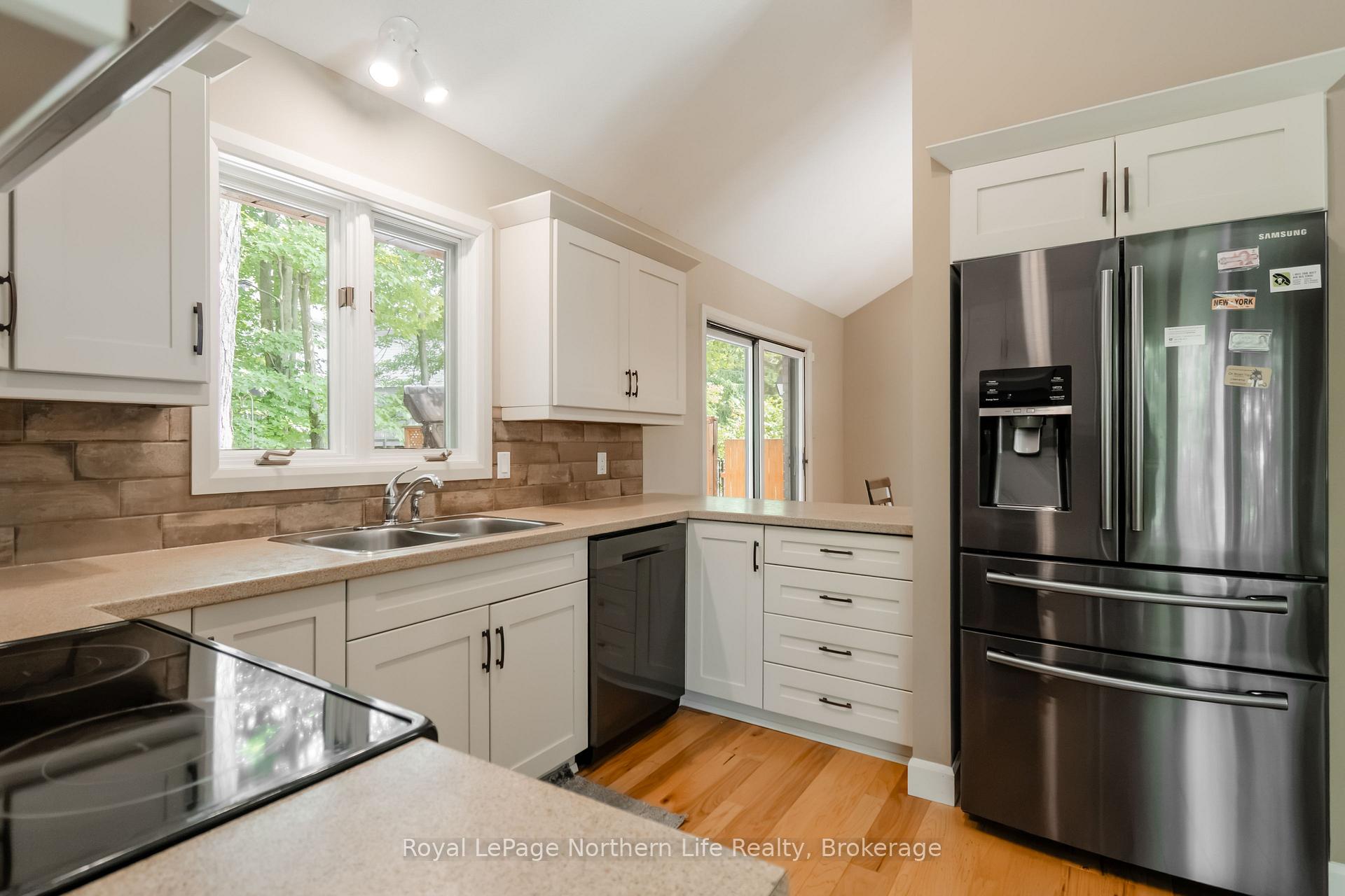 Photo 12 of 40 Ellendale Drive, North Bay, Widdifield — HOMEH