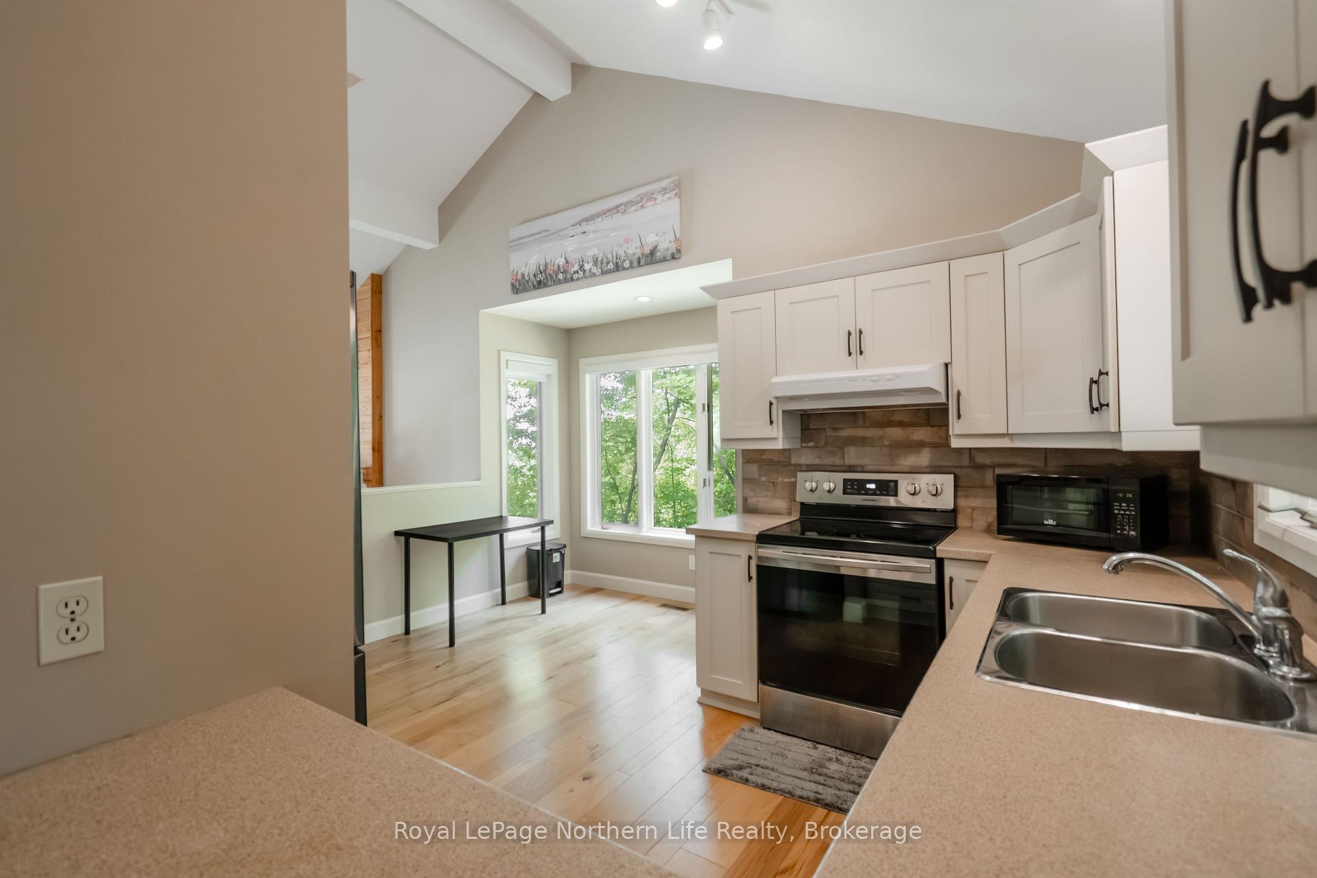 Photo 13 of 40 Ellendale Drive, North Bay, Widdifield — HOMEH