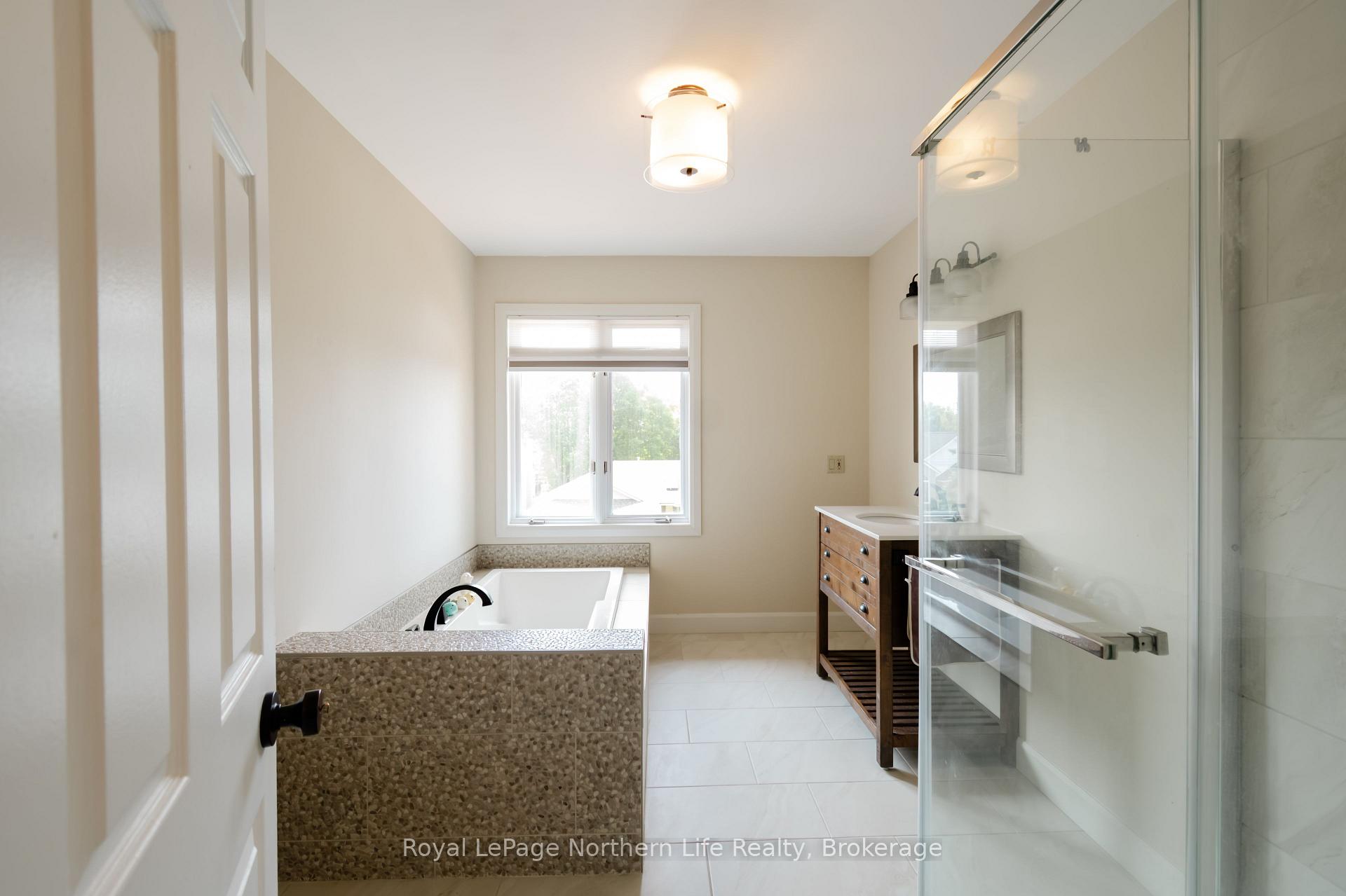 Photo 17 of 40 Ellendale Drive, North Bay, Widdifield — HOMEH