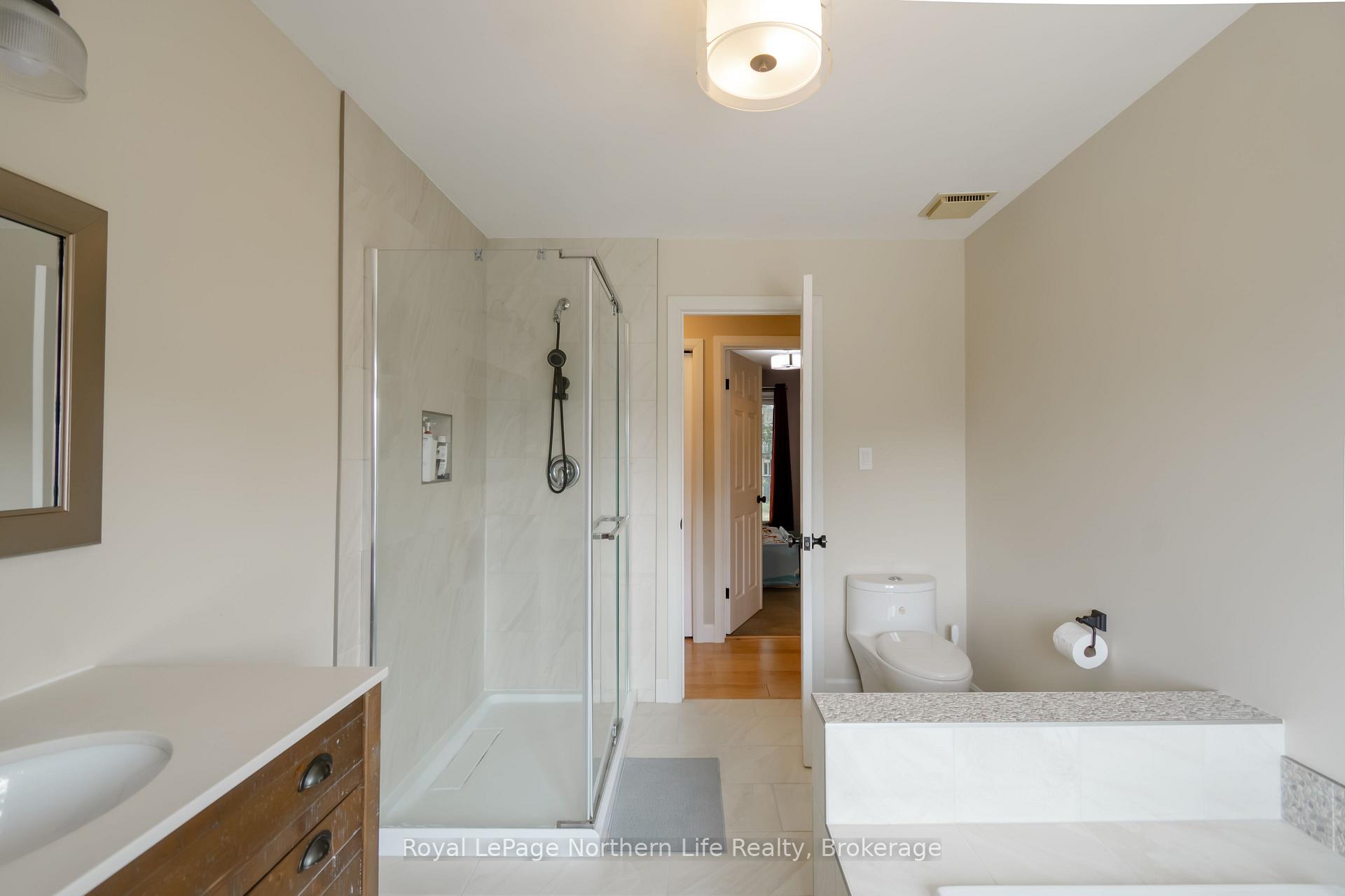 Photo 18 of 40 Ellendale Drive, North Bay, Widdifield — HOMEH