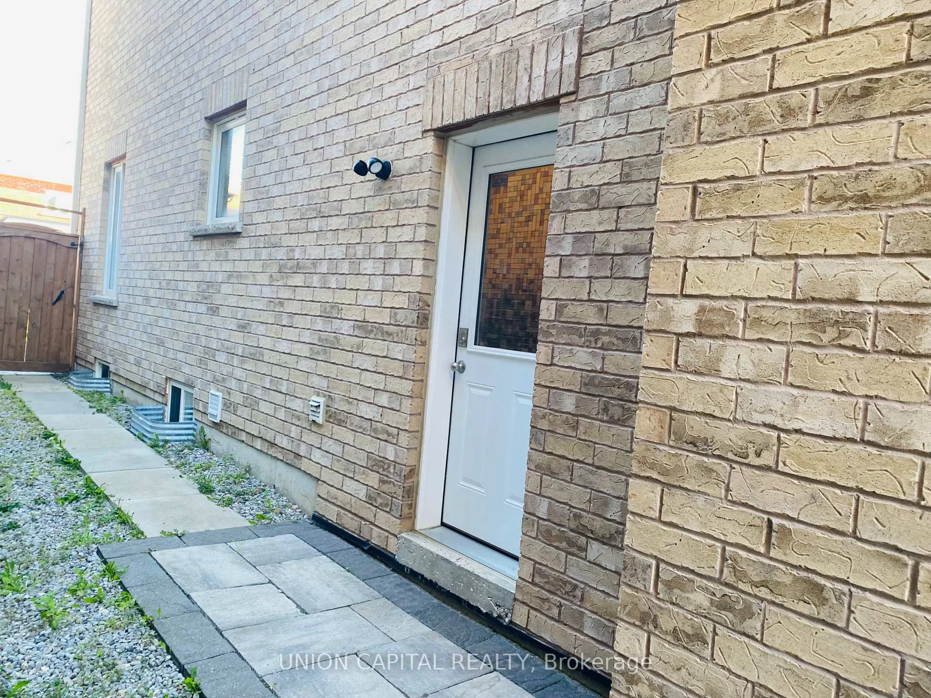 Photo 3 of Unit Bsmt, 849 William Lee Avenue, Oshawa, Taunton — HOMEH