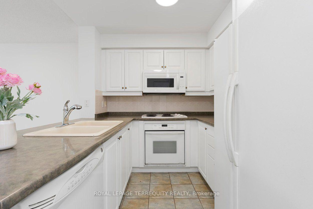Photo 6 of Unit 315, 18 Wanless Avenue, Toronto, Lawrence Park North — HOMEH