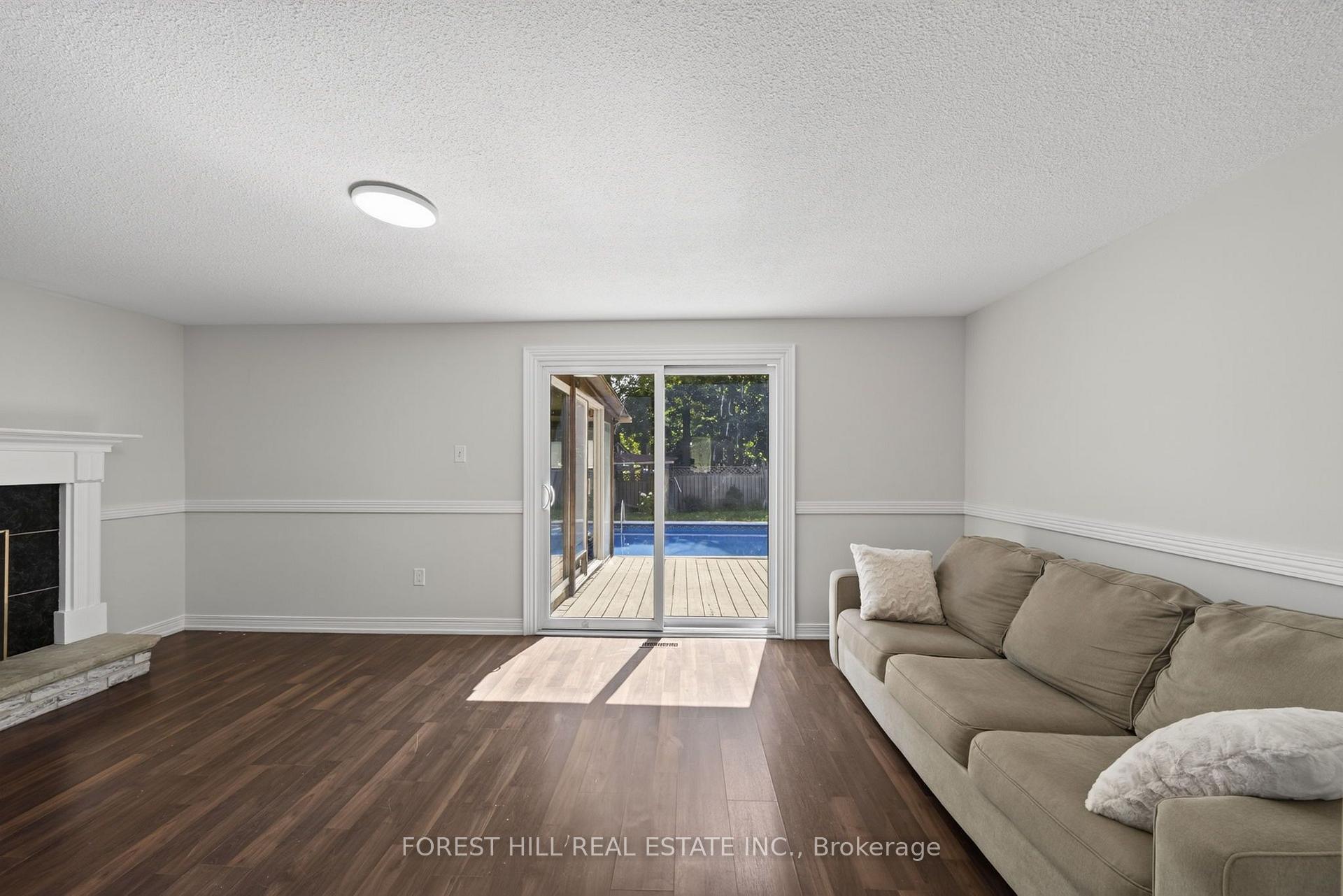 Photo 17 of 63 Springdale Drive, Barrie, Cundles East — HOMEH