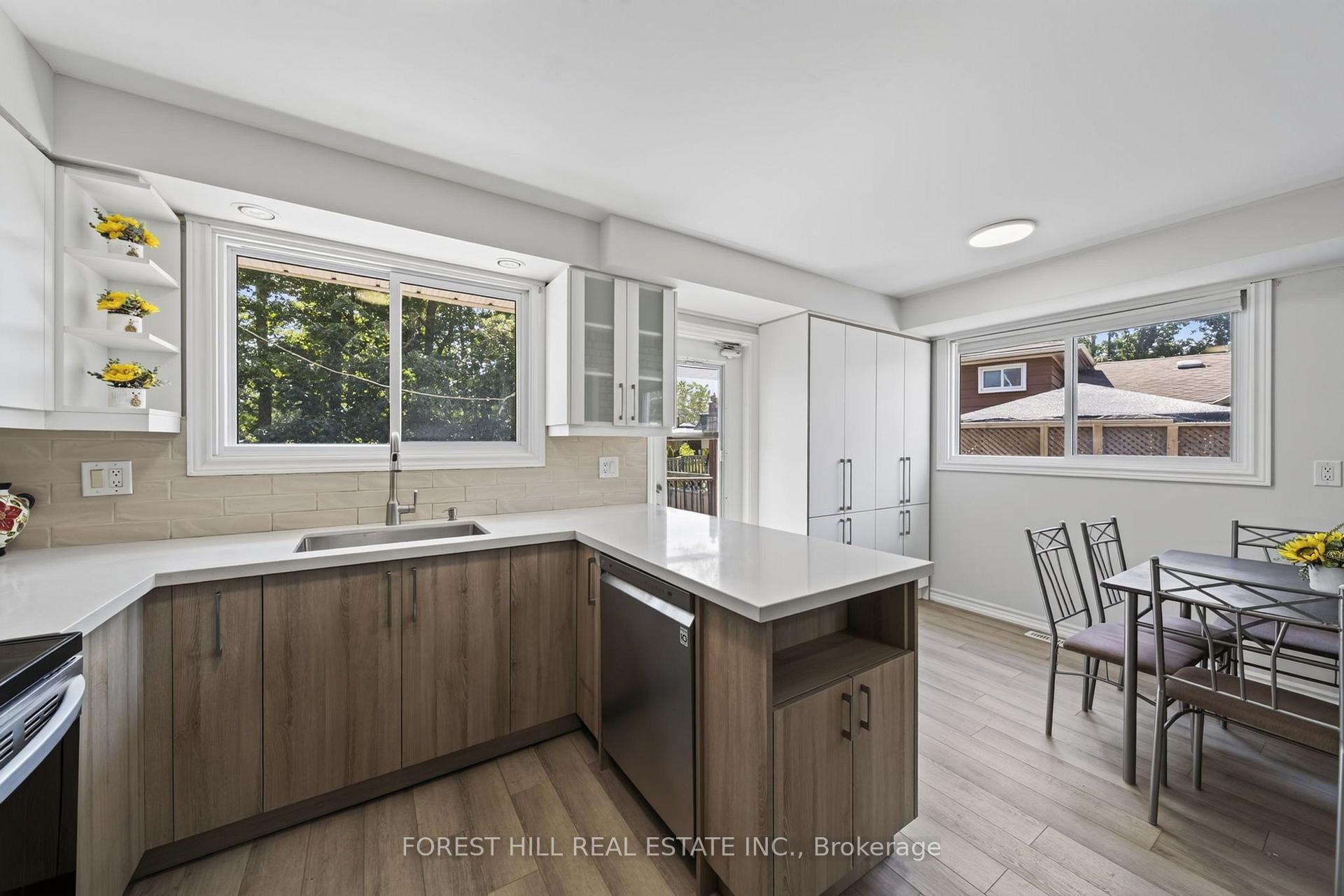 Photo 10 of 63 Springdale Drive, Barrie, Cundles East — HOMEH