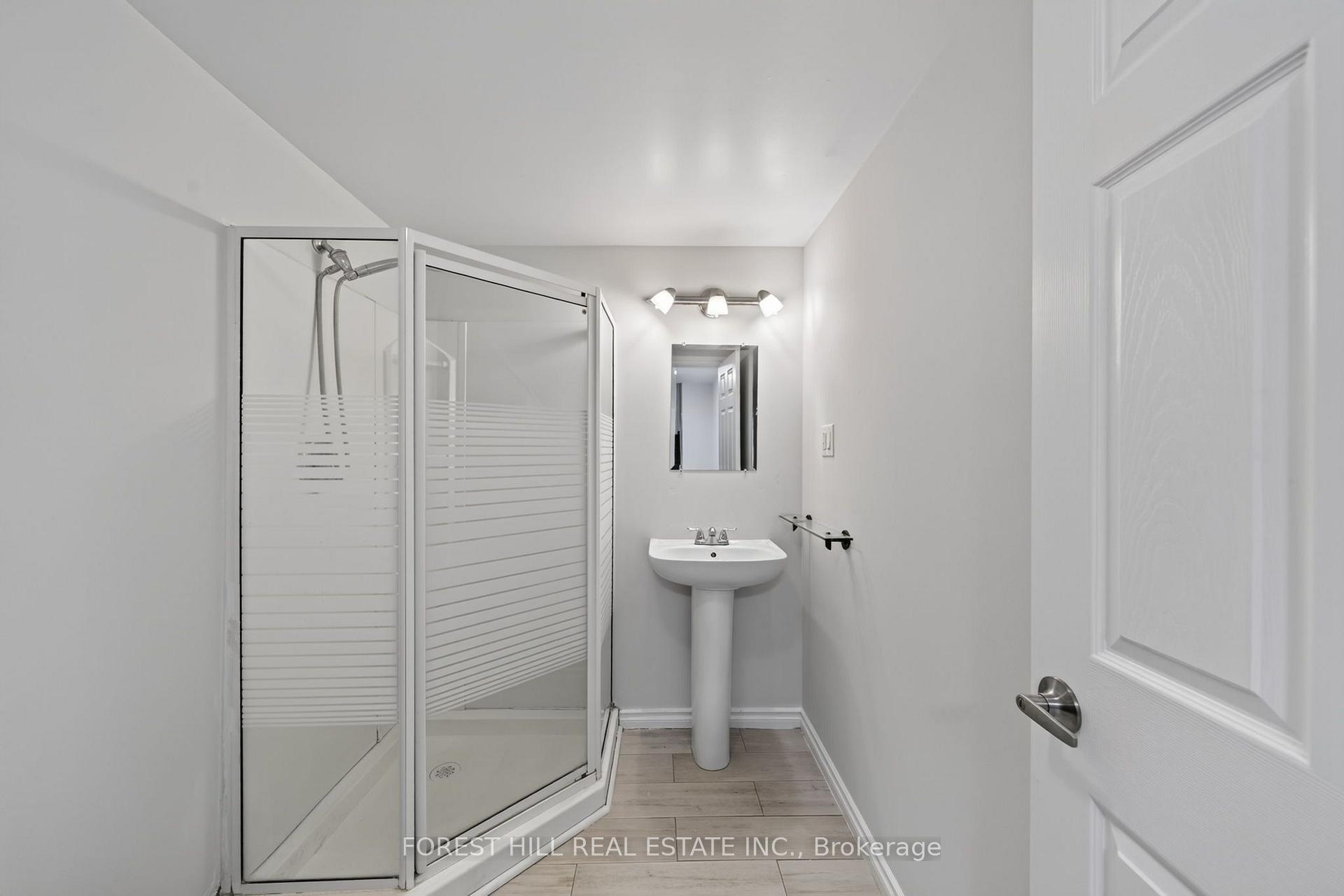 Photo 32 of 63 Springdale Drive, Barrie, Cundles East — HOMEH