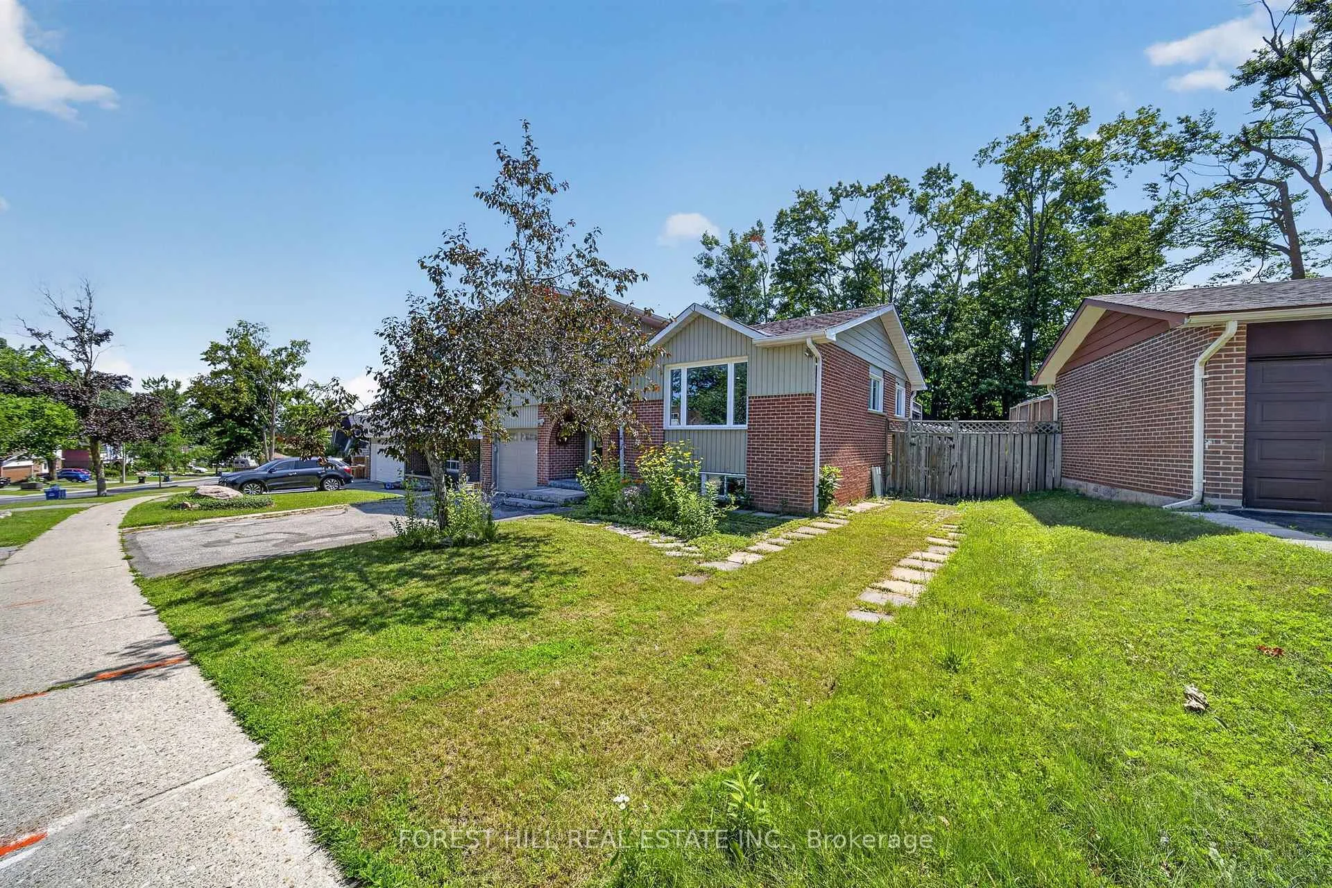 Photo 4 of 63 Springdale Drive, Barrie, Cundles East — HOMEH