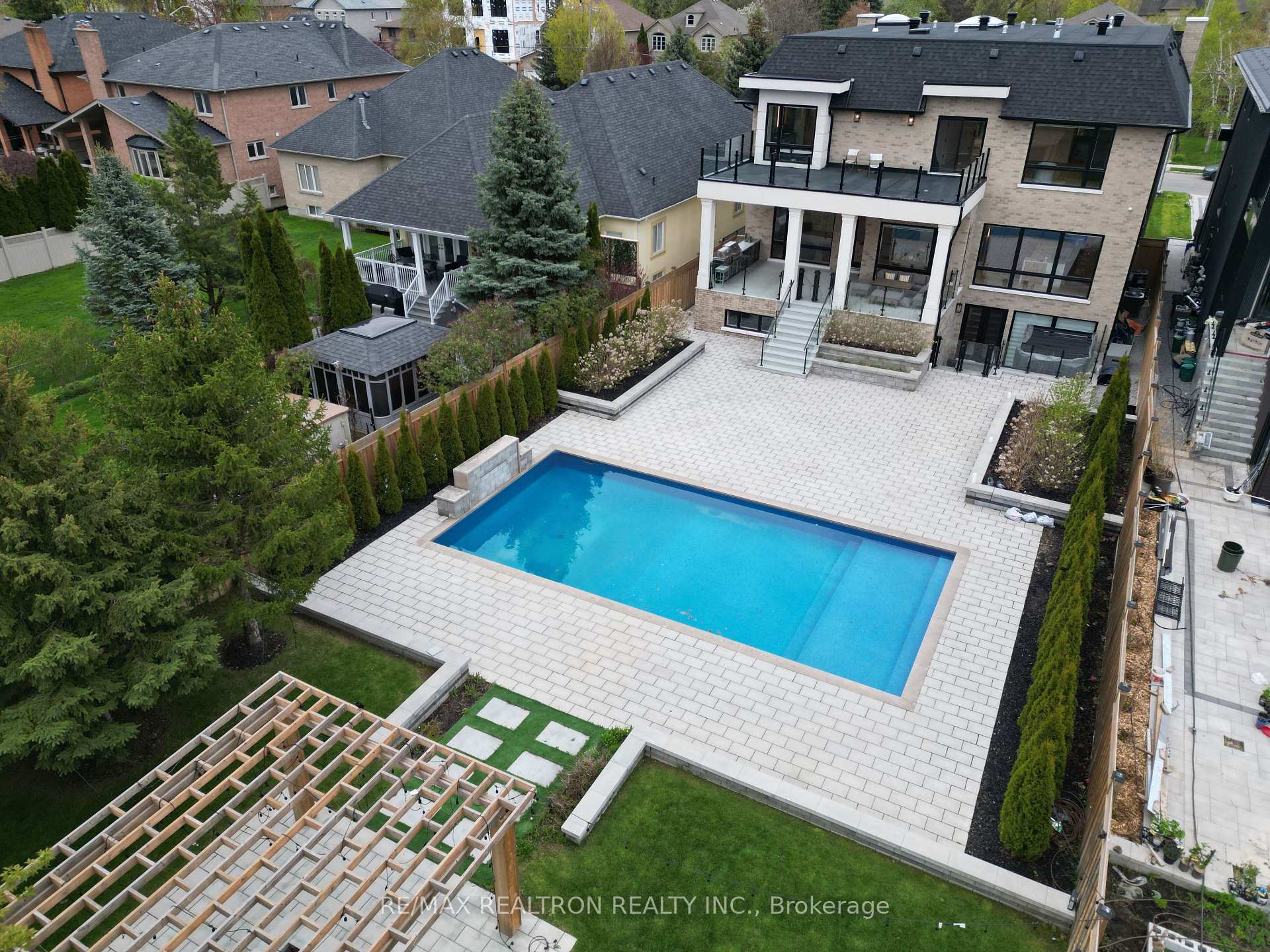 Photo 4 of 116 Oak Avenue, Richmond Hill, South Richvale — HOMEH