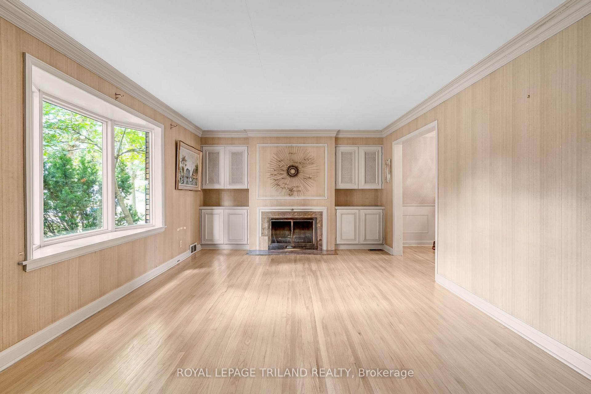 Photo 6 of 463 Riverside Drive, London, North P — HOMEH