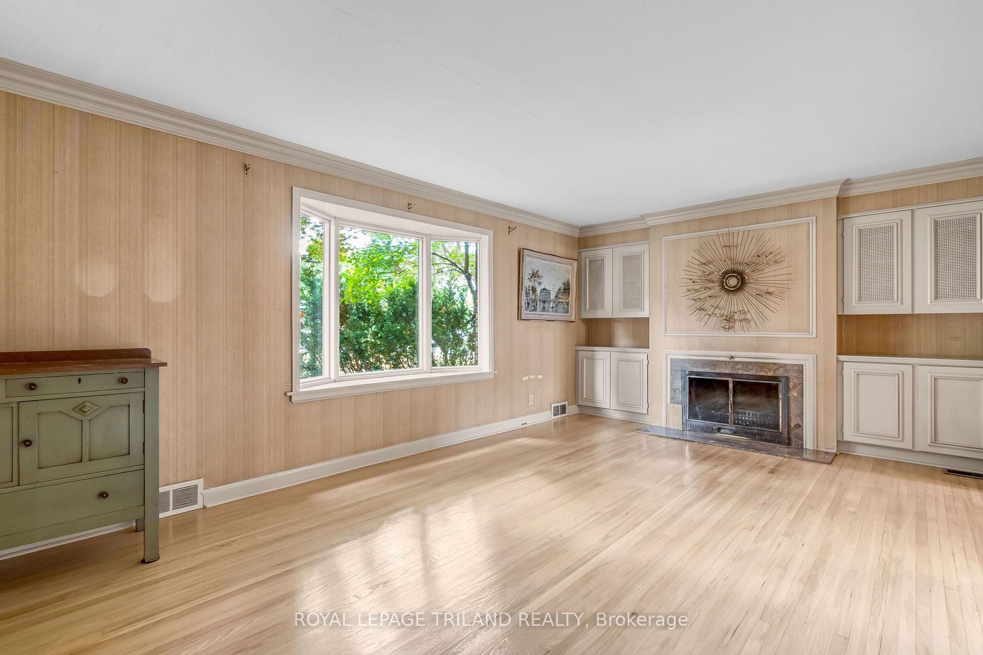 Photo 7 of 463 Riverside Drive, London, North P — HOMEH