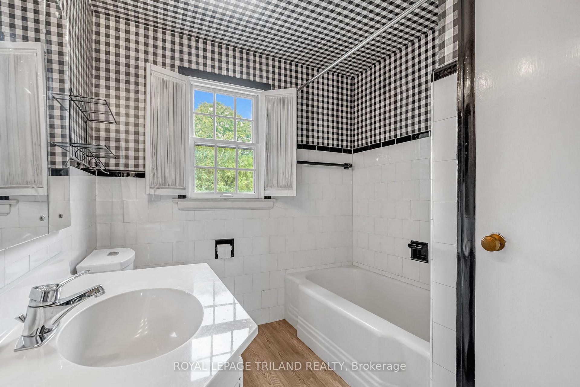 Photo 26 of 463 Riverside Drive, London, North P — HOMEH
