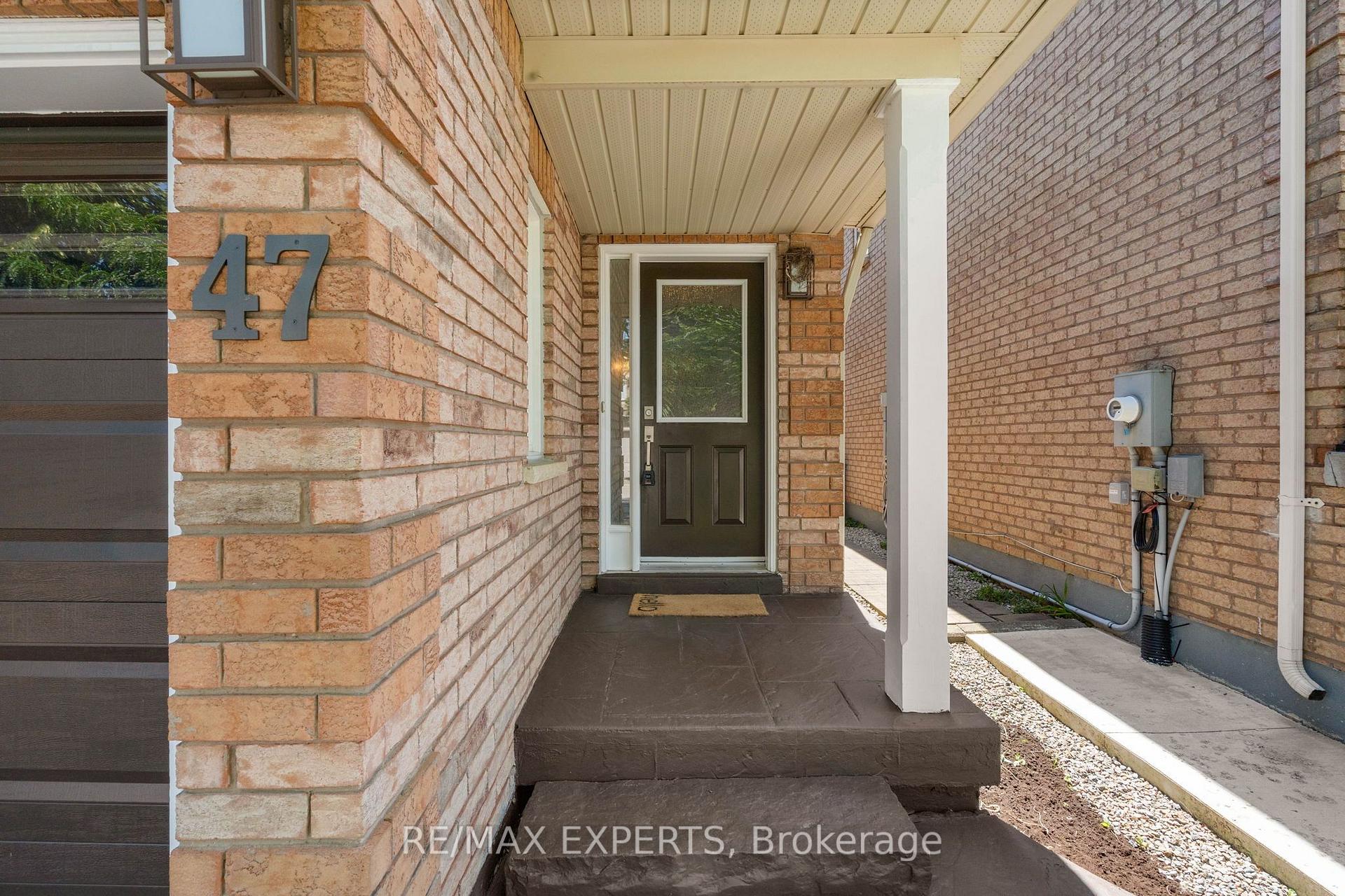Photo 3 of 47 Castelli Court, Caledon, Bolton North — HOMEH