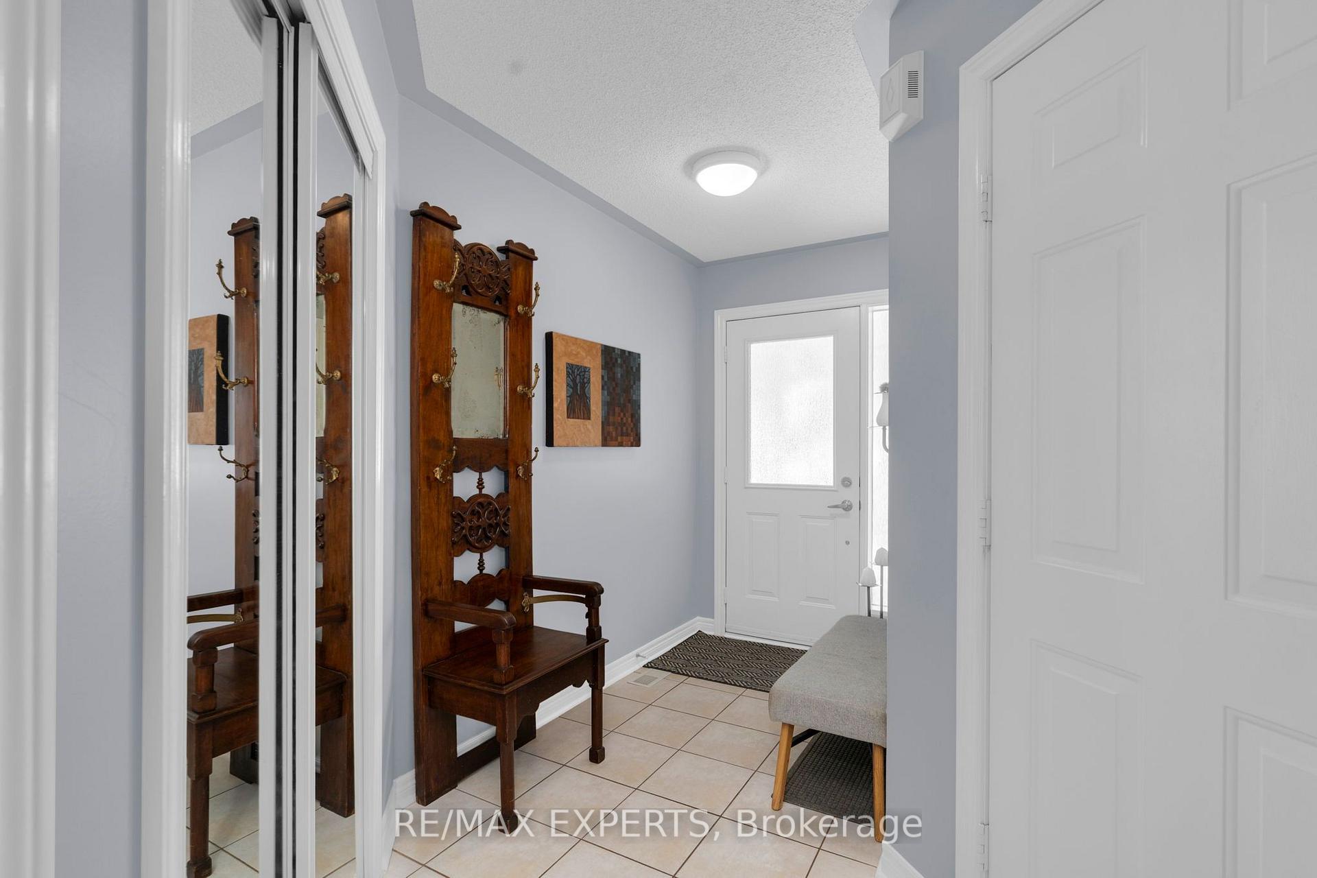 Photo 4 of 47 Castelli Court, Caledon, Bolton North — HOMEH