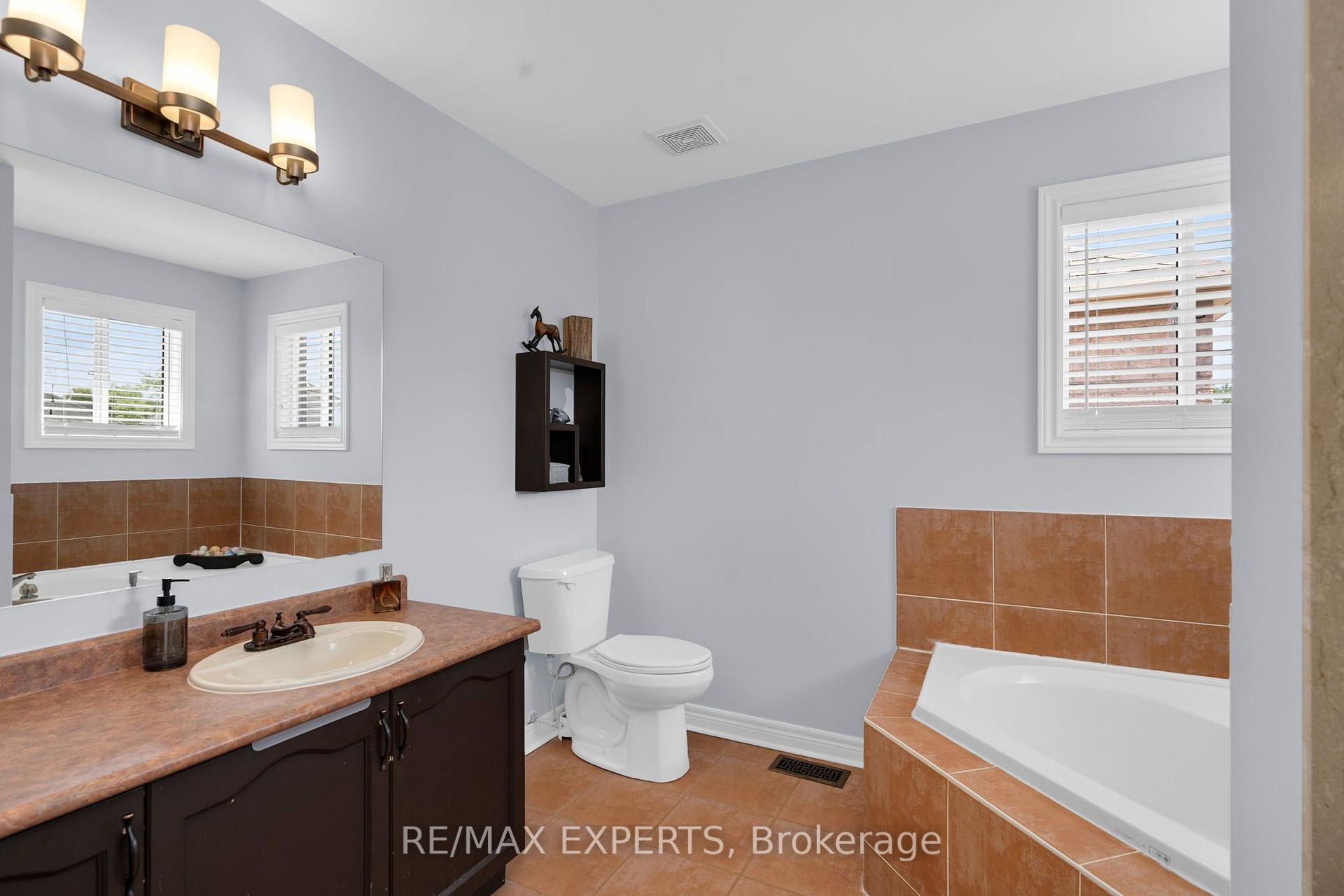 Photo 30 of 47 Castelli Court, Caledon, Bolton North — HOMEH