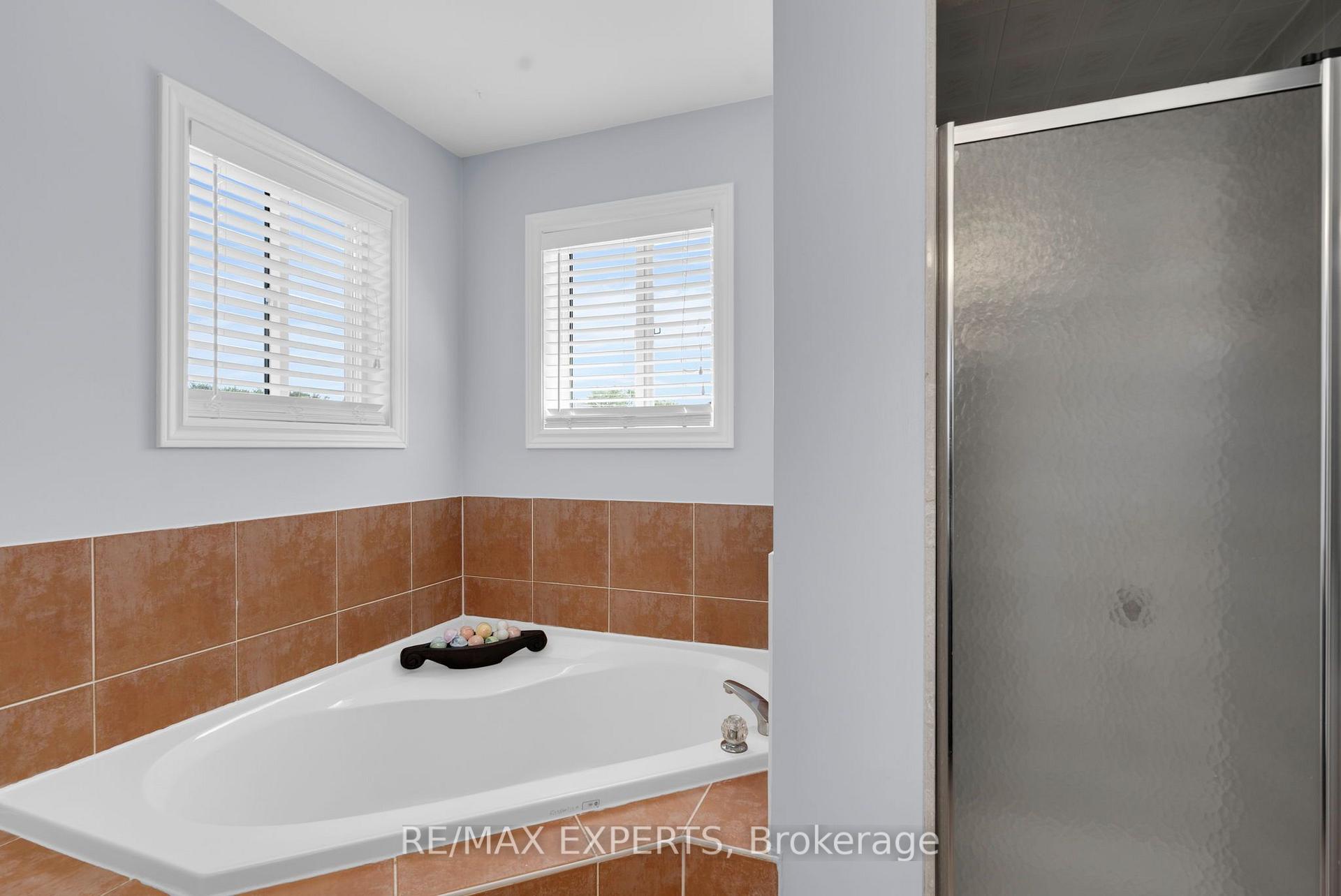 Photo 31 of 47 Castelli Court, Caledon, Bolton North — HOMEH