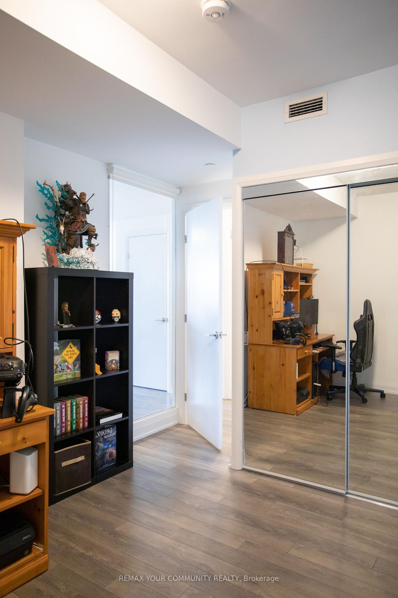 Photo 4 of Unit 802, 4800 Highway 7, Vaughan, East Woodbridge — HOMEH