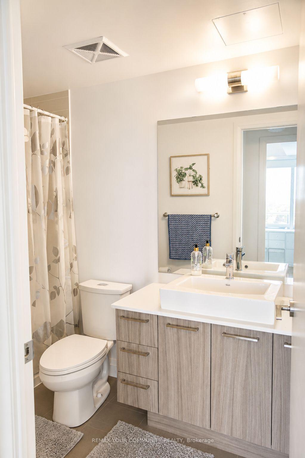 Photo 8 of Unit 802, 4800 Highway 7, Vaughan, East Woodbridge — HOMEH