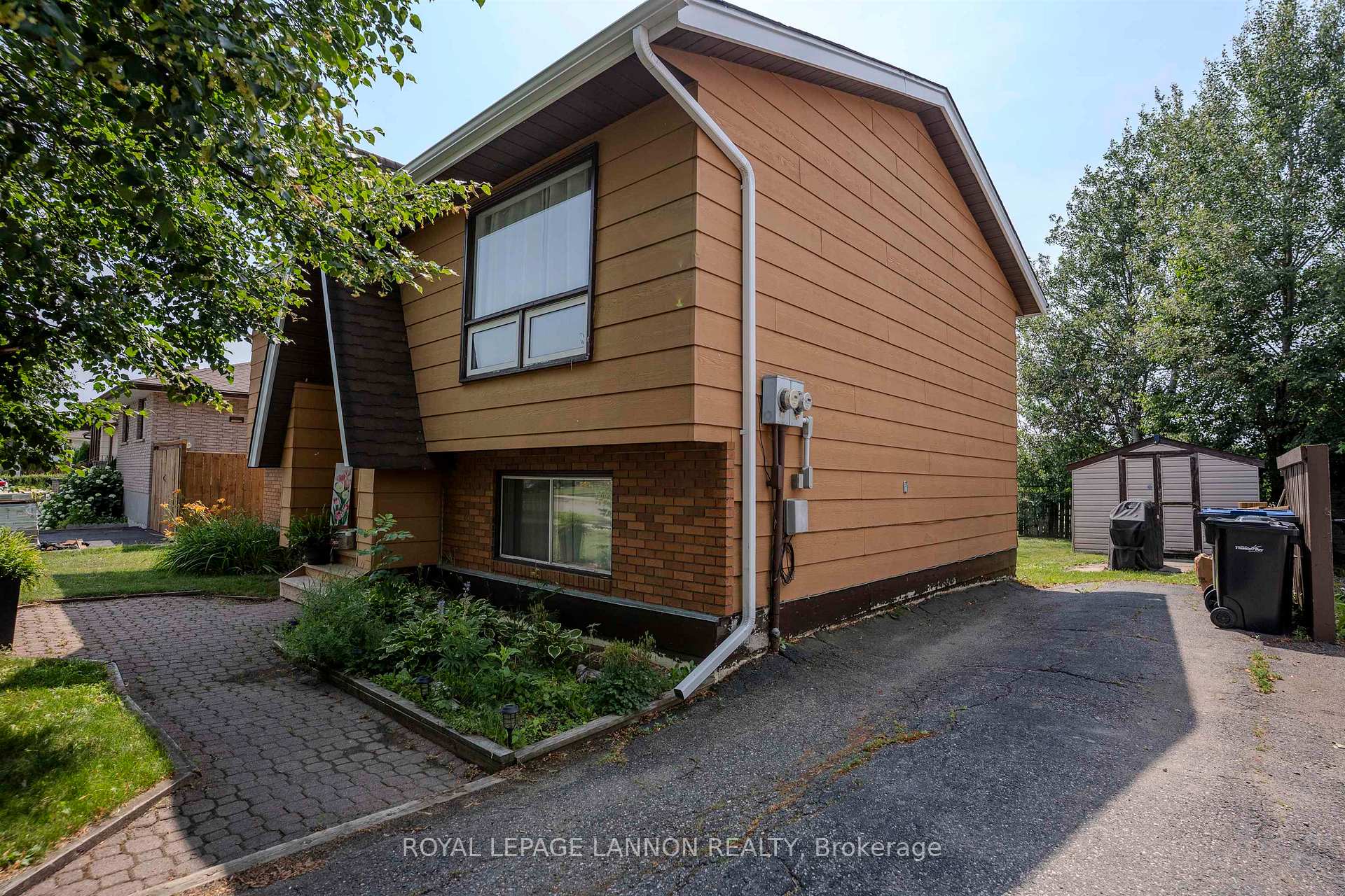 Photo 3 of 145 Conestoga Street, Thunder Bay, College Park — HOMEH