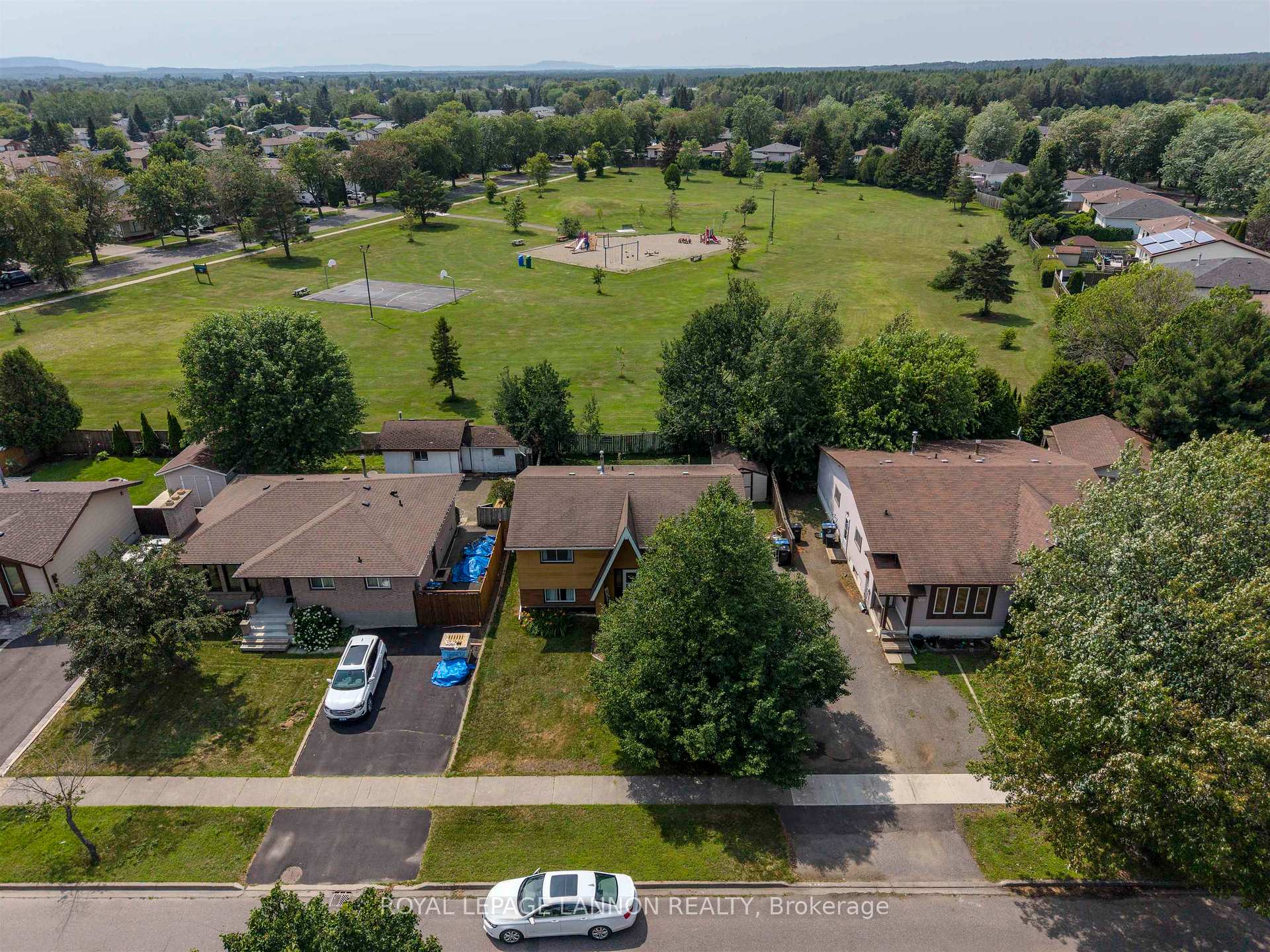 Photo 33 of 145 Conestoga Street, Thunder Bay, College Park — HOMEH