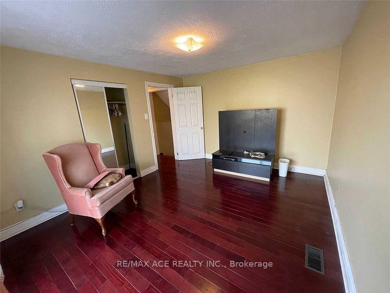 Photo 3 of Unit Lower, 40 Cavehill Crescent, Scarborough, Wexford-Maryvale — HOMEH