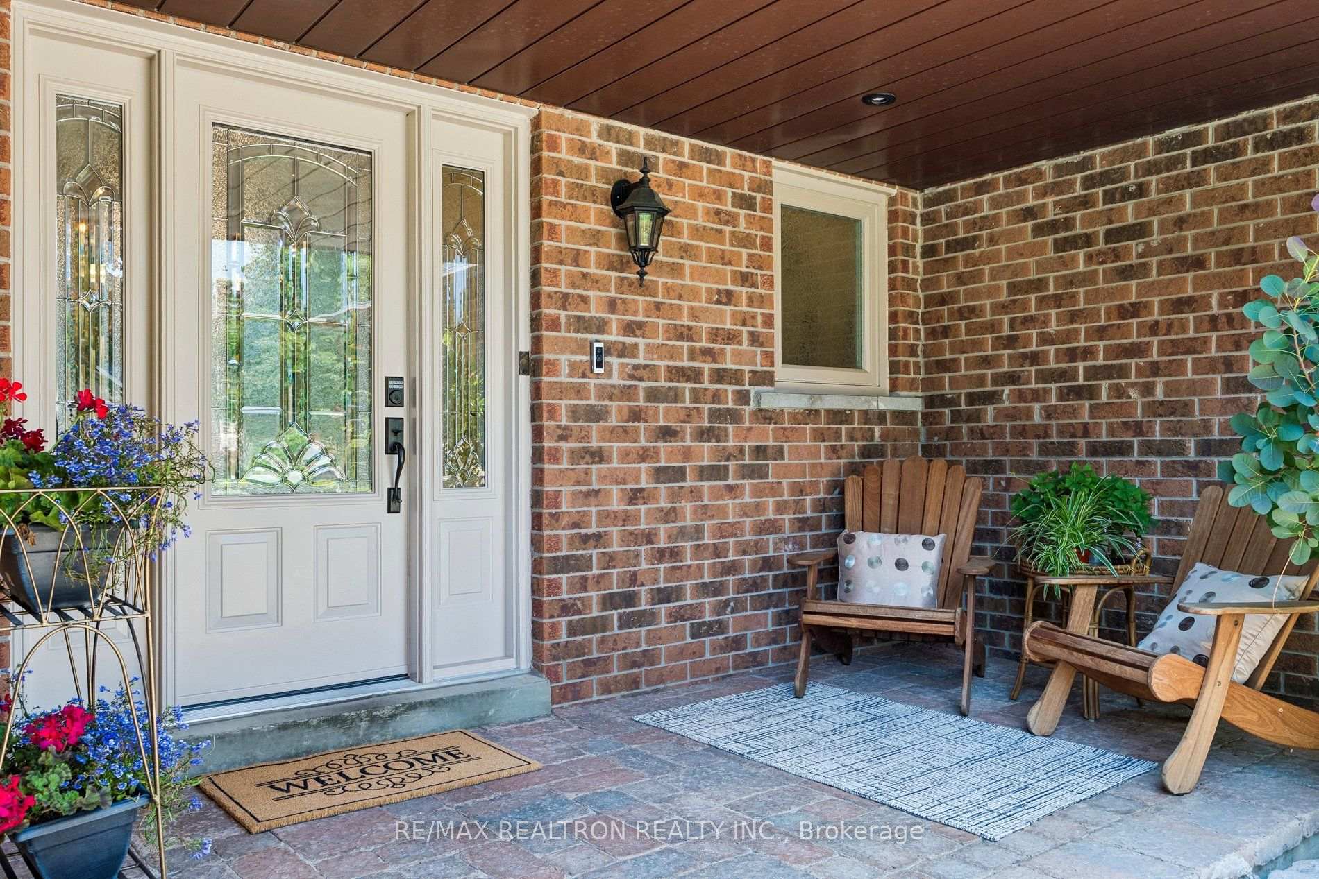 Photo 3 of 86 Reeve Drive, Markham, Markham Village — HOMEH