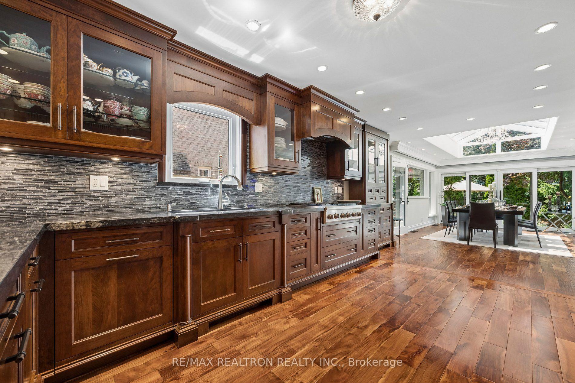 Photo 10 of 86 Reeve Drive, Markham, Markham Village — HOMEH