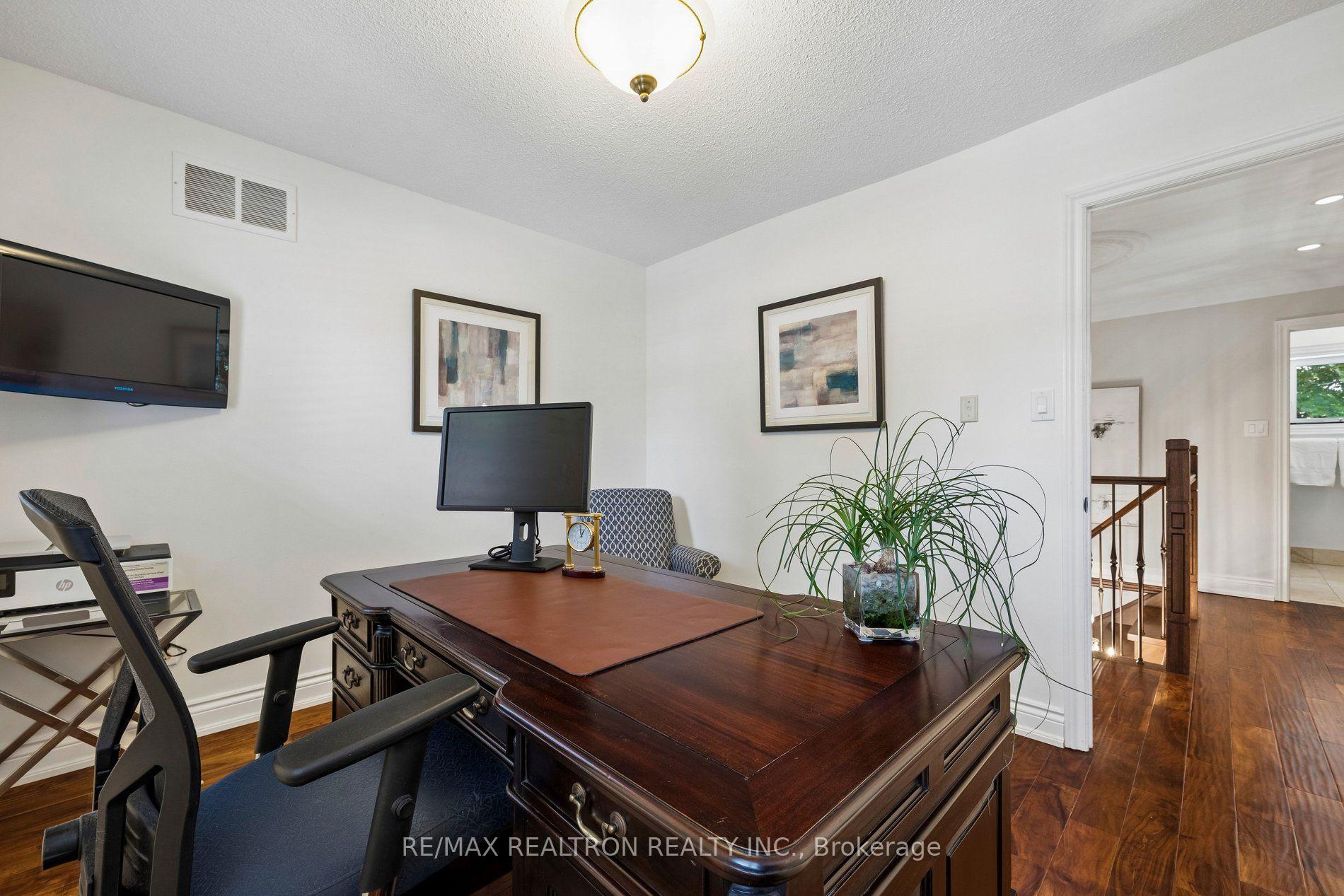 Photo 31 of 86 Reeve Drive, Markham, Markham Village — HOMEH