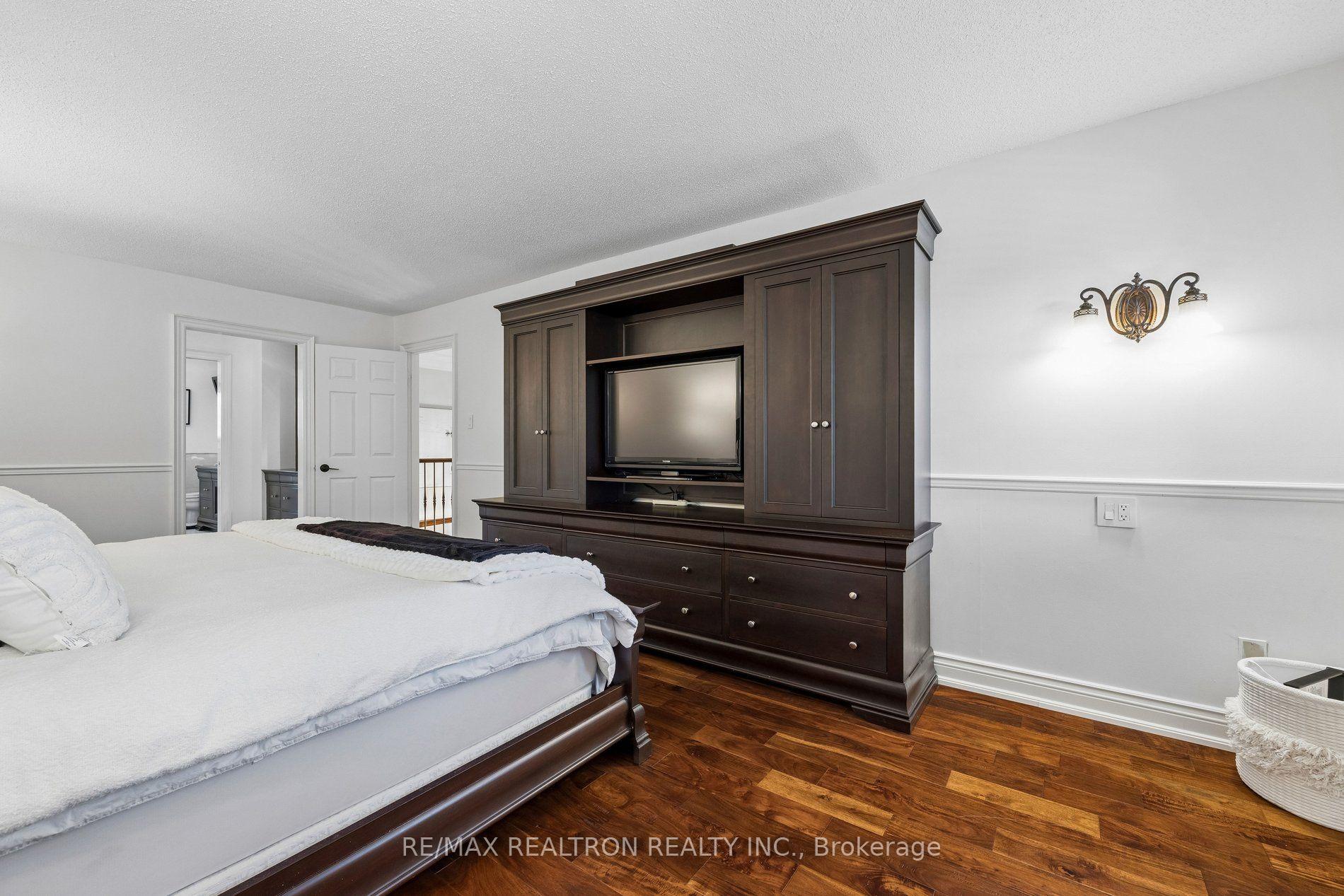 Photo 33 of 86 Reeve Drive, Markham, Markham Village — HOMEH