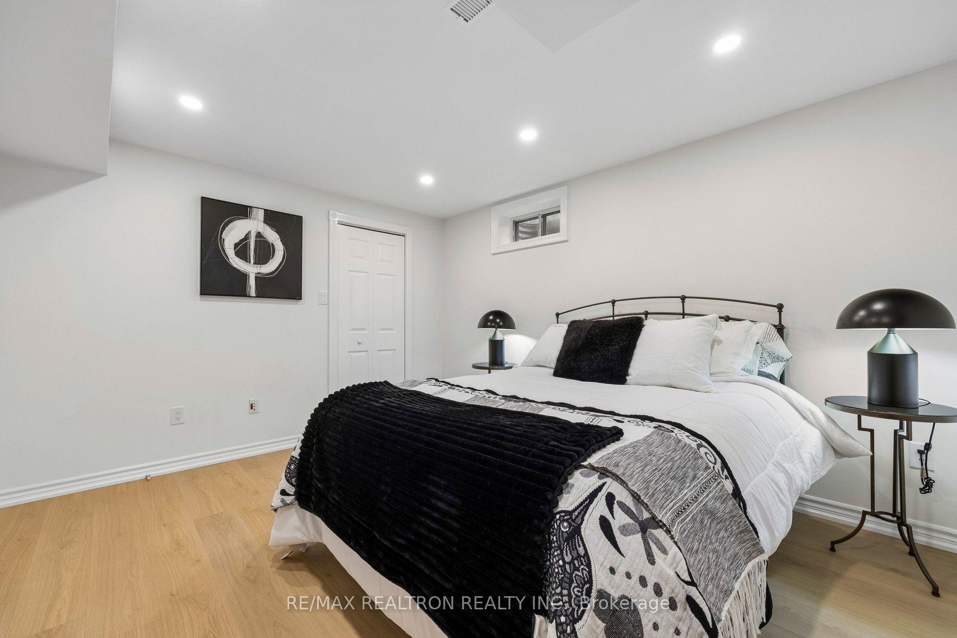 Photo 40 of 86 Reeve Drive, Markham, Markham Village — HOMEH