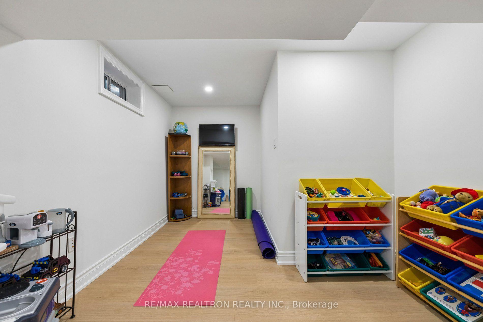Photo 44 of 86 Reeve Drive, Markham, Markham Village — HOMEH