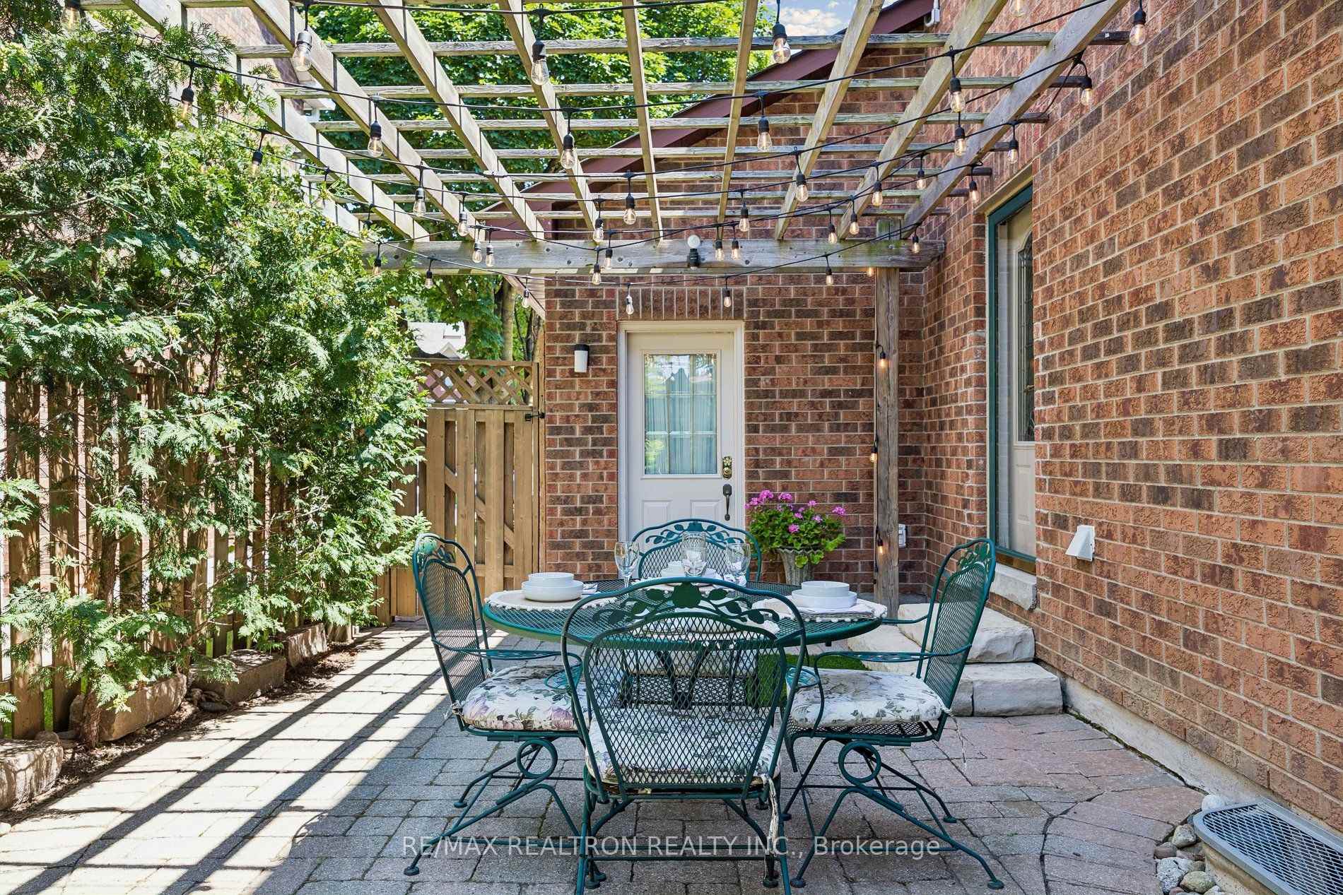 Photo 45 of 86 Reeve Drive, Markham, Markham Village — HOMEH