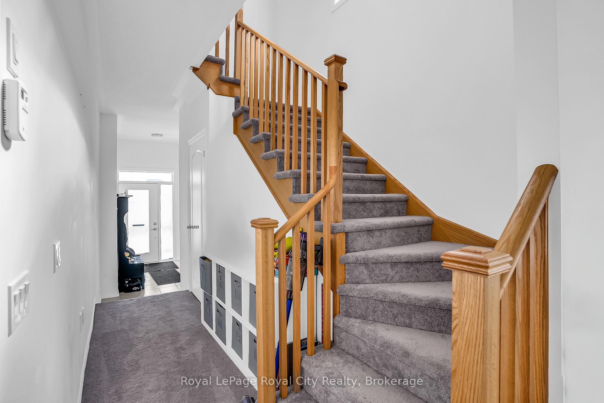 Photo 8 of 36 Prest Way, Centre Wellington, Fergus — HOMEH