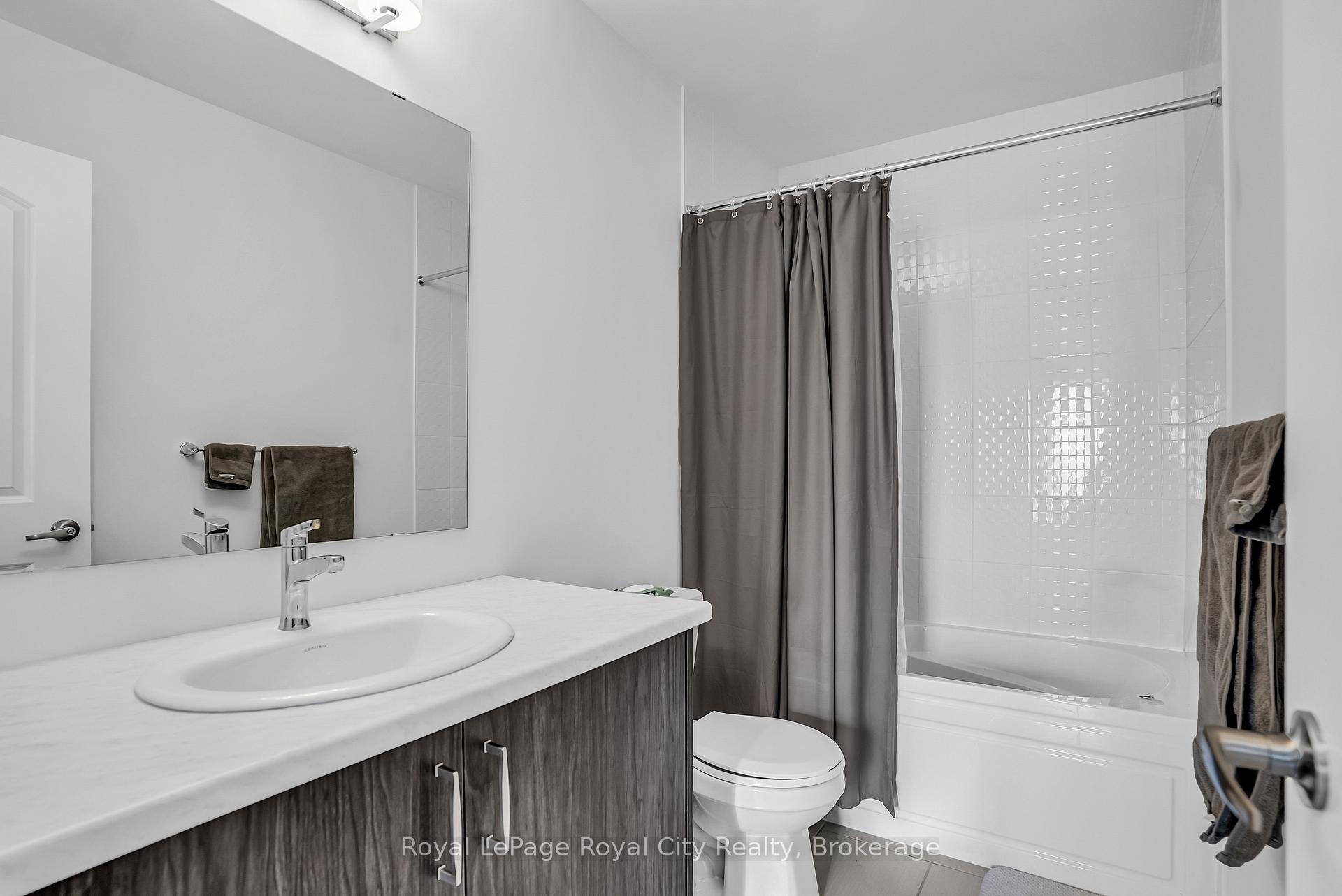 Photo 16 of 36 Prest Way, Centre Wellington, Fergus — HOMEH