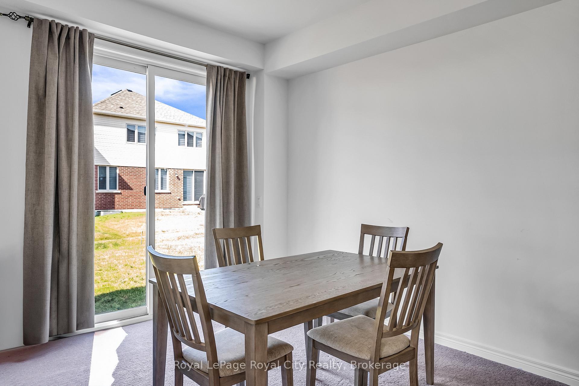 Photo 23 of 36 Prest Way, Centre Wellington, Fergus — HOMEH