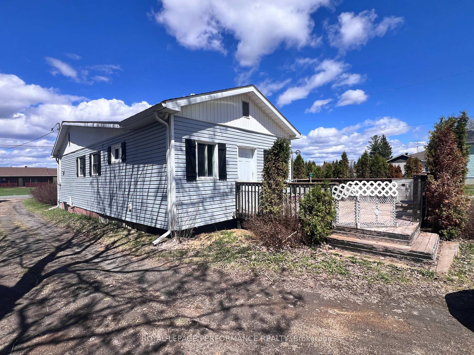 Photo 3 of 2082 Sandy Hill Road, Champlain, L'Orignal — HOMEH